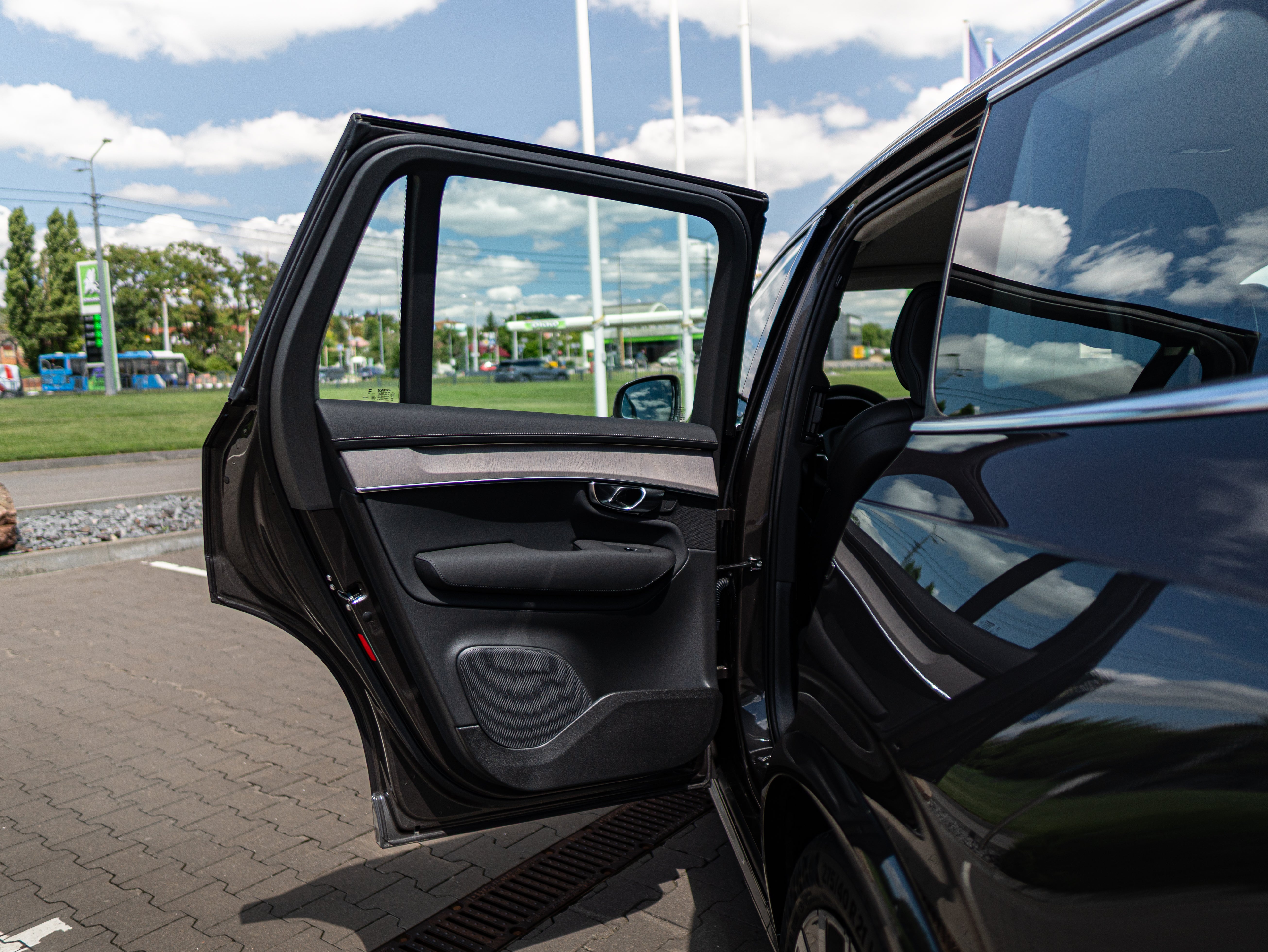 Volvo XC90 B5 Plus Bright Platinum Grey - Charcoal/Leac/Cardamom 2026