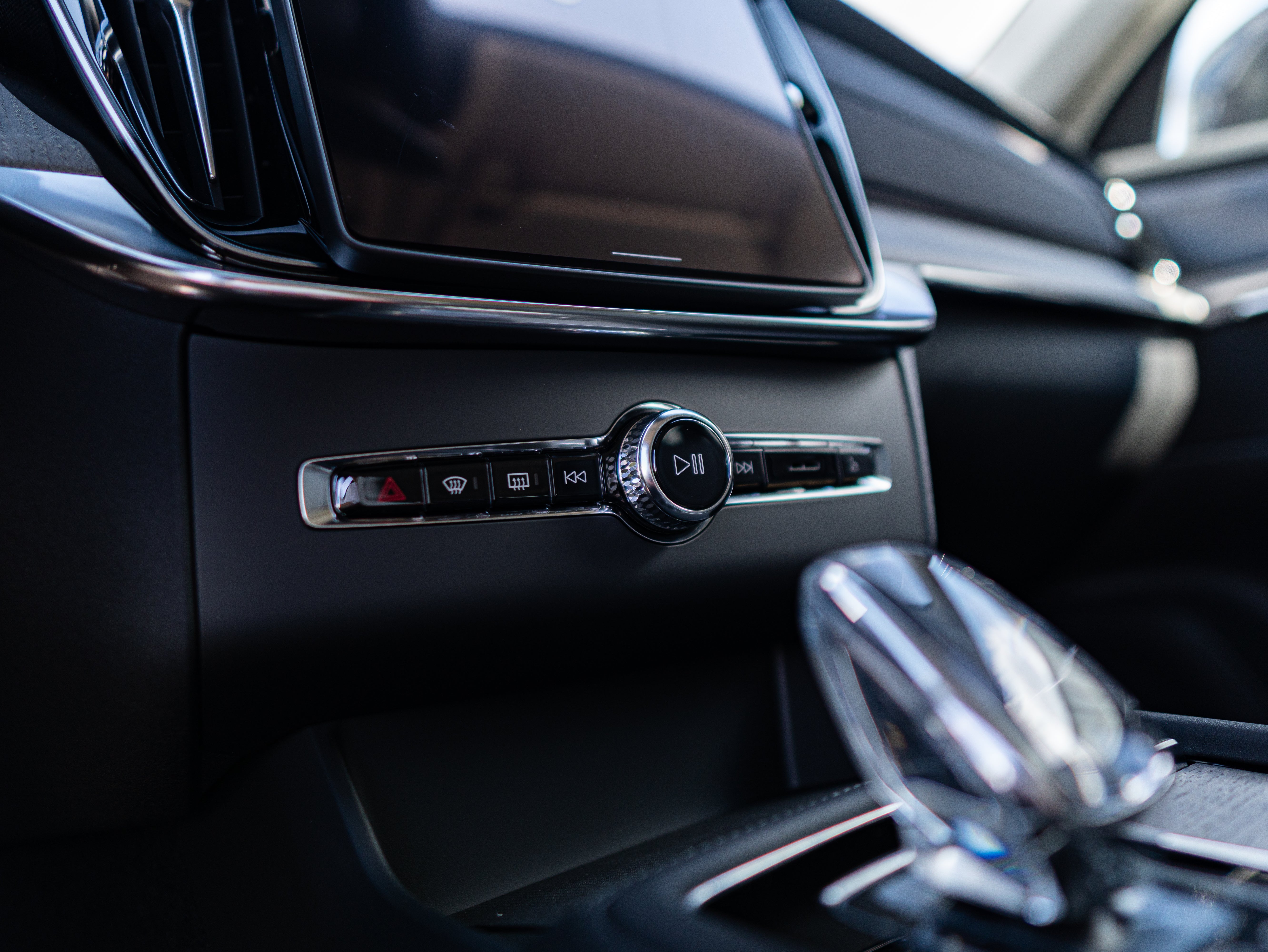 Volvo XC90 B5 Plus Bright Platinum Grey - Charcoal/Leac/Cardamom 2026