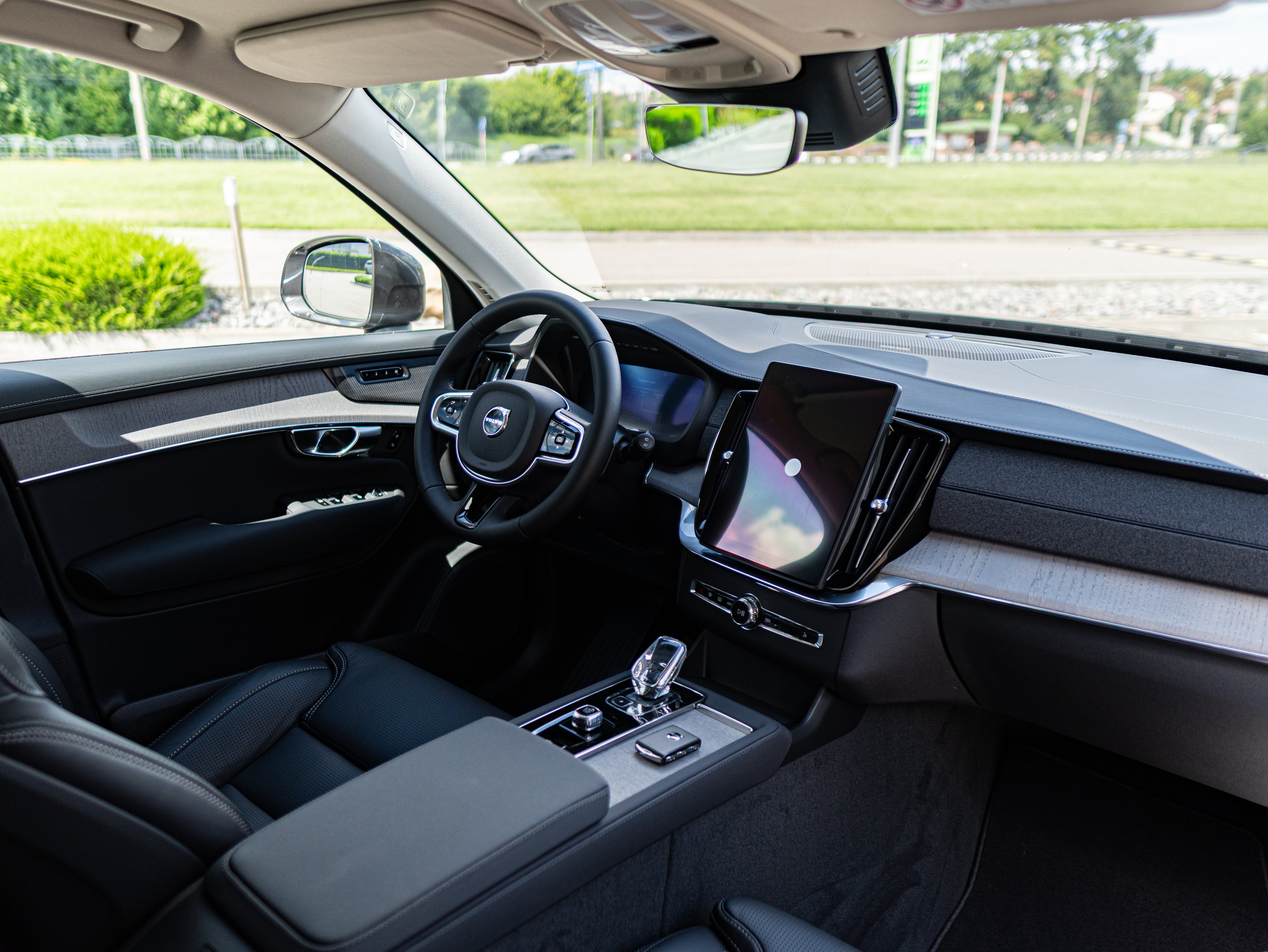 Volvo XC90 B5 Plus Bright Platinum Grey - Charcoal/Leac/Cardamom 2026
