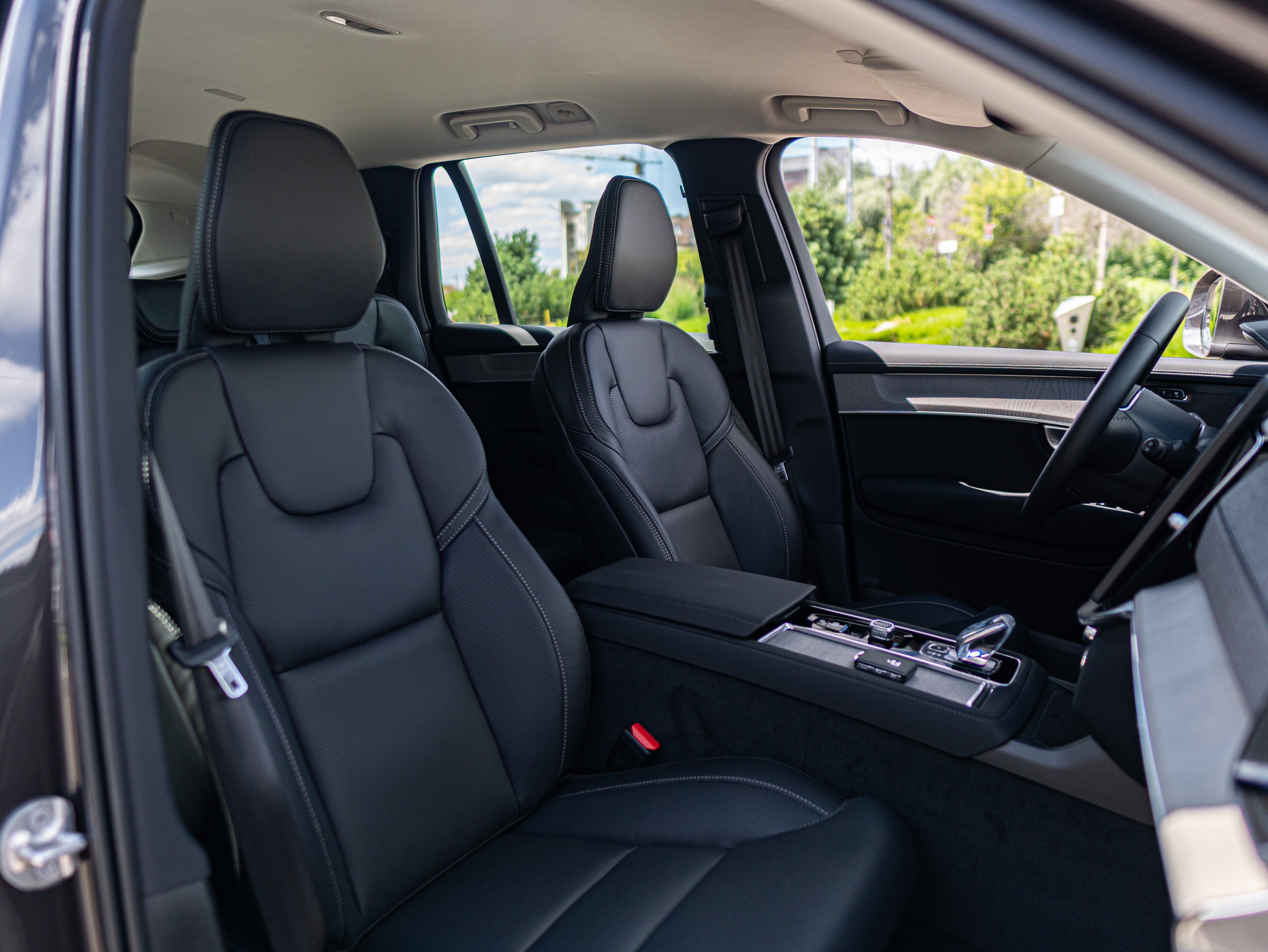 Volvo XC90 B5 Plus Bright Platinum Grey - Charcoal/Leac/Cardamom 2026