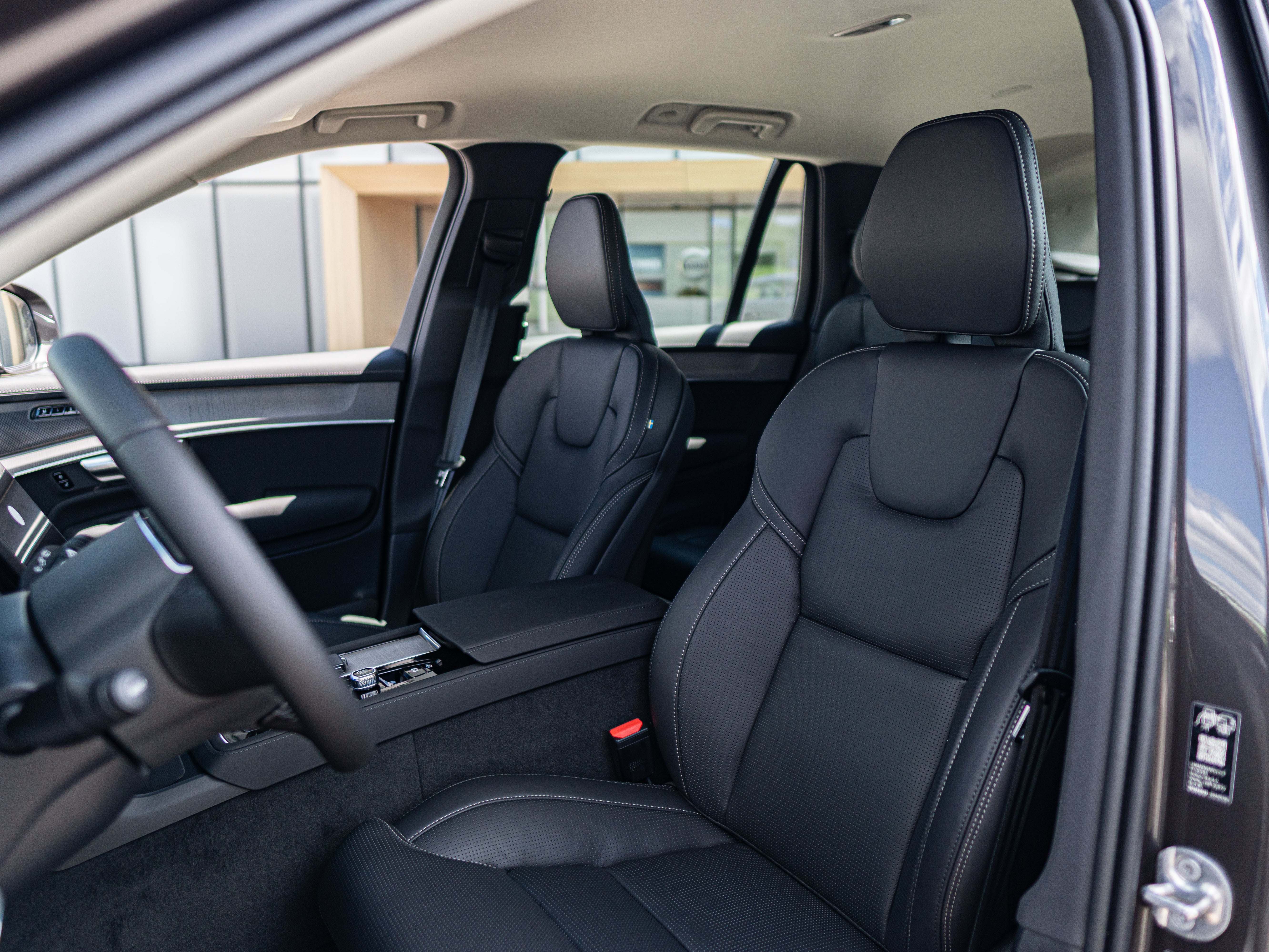 Volvo XC90 B5 Plus Bright Platinum Grey - Charcoal/Leac/Cardamom 2026
