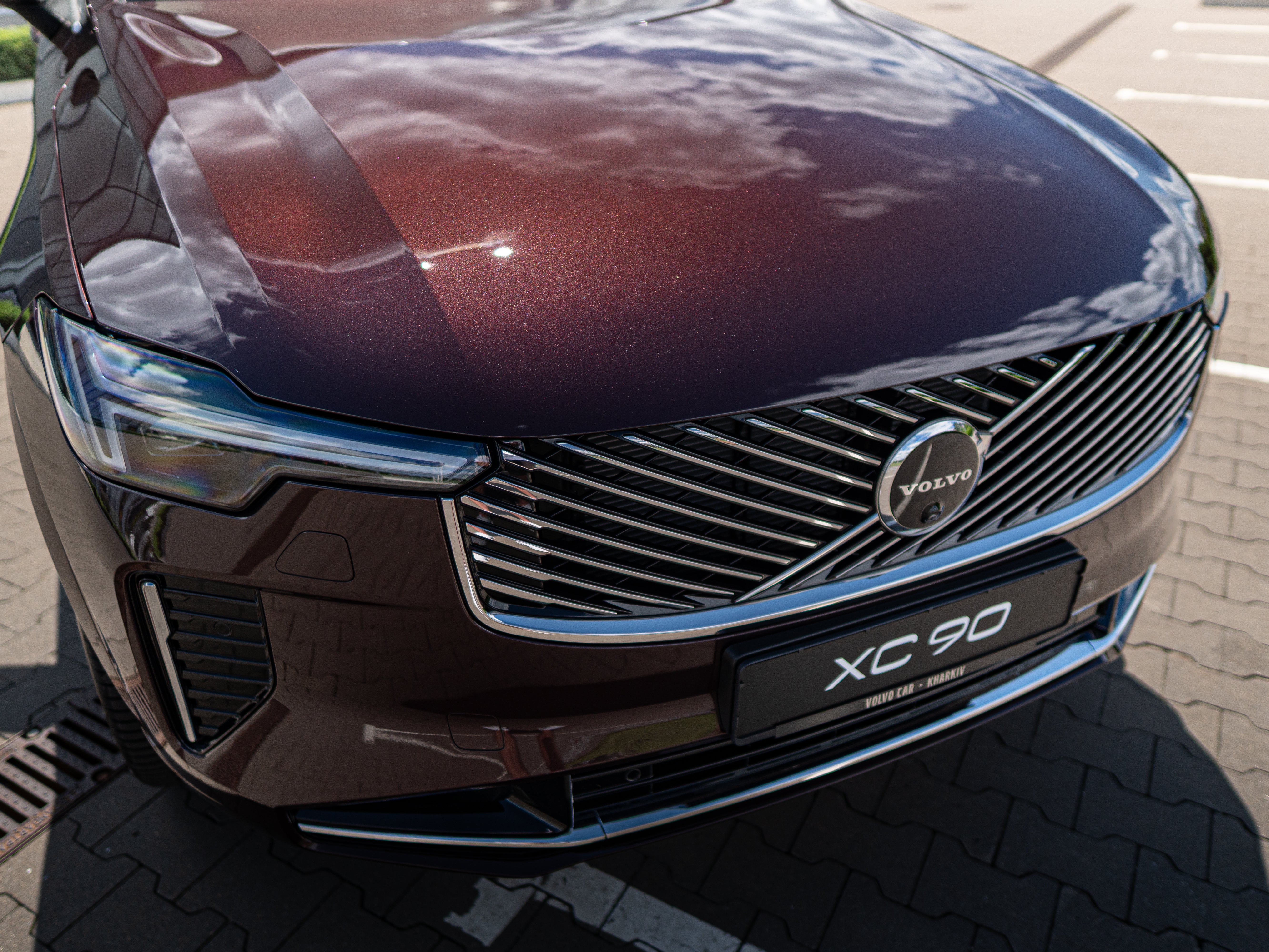 Volvo XC90 B5 Plus Bright Mulberry - Charcoal/Leac/Cardamom 2026
