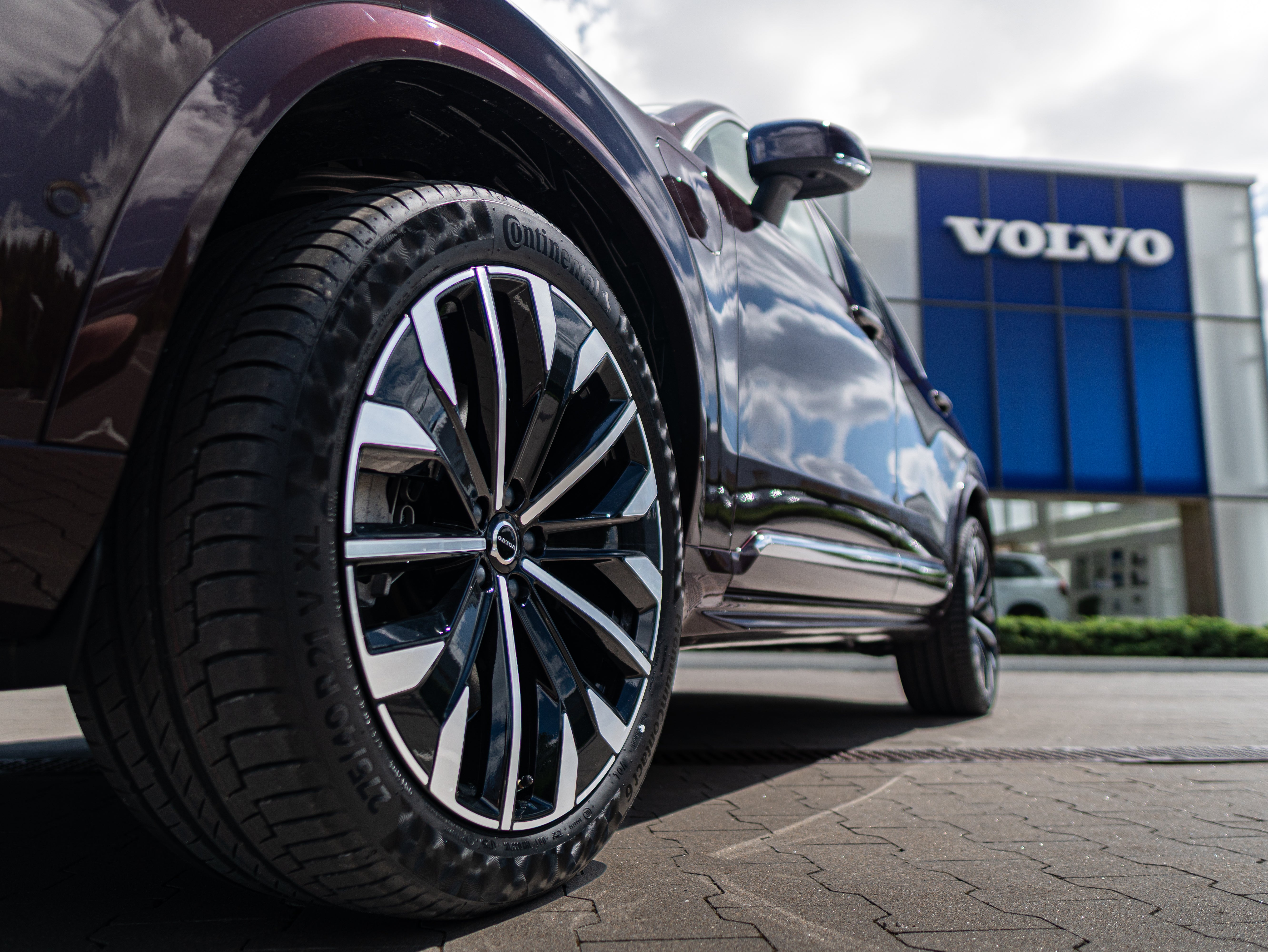 Volvo XC90 B5 Plus Bright Mulberry - Charcoal/Leac/Cardamom 2026