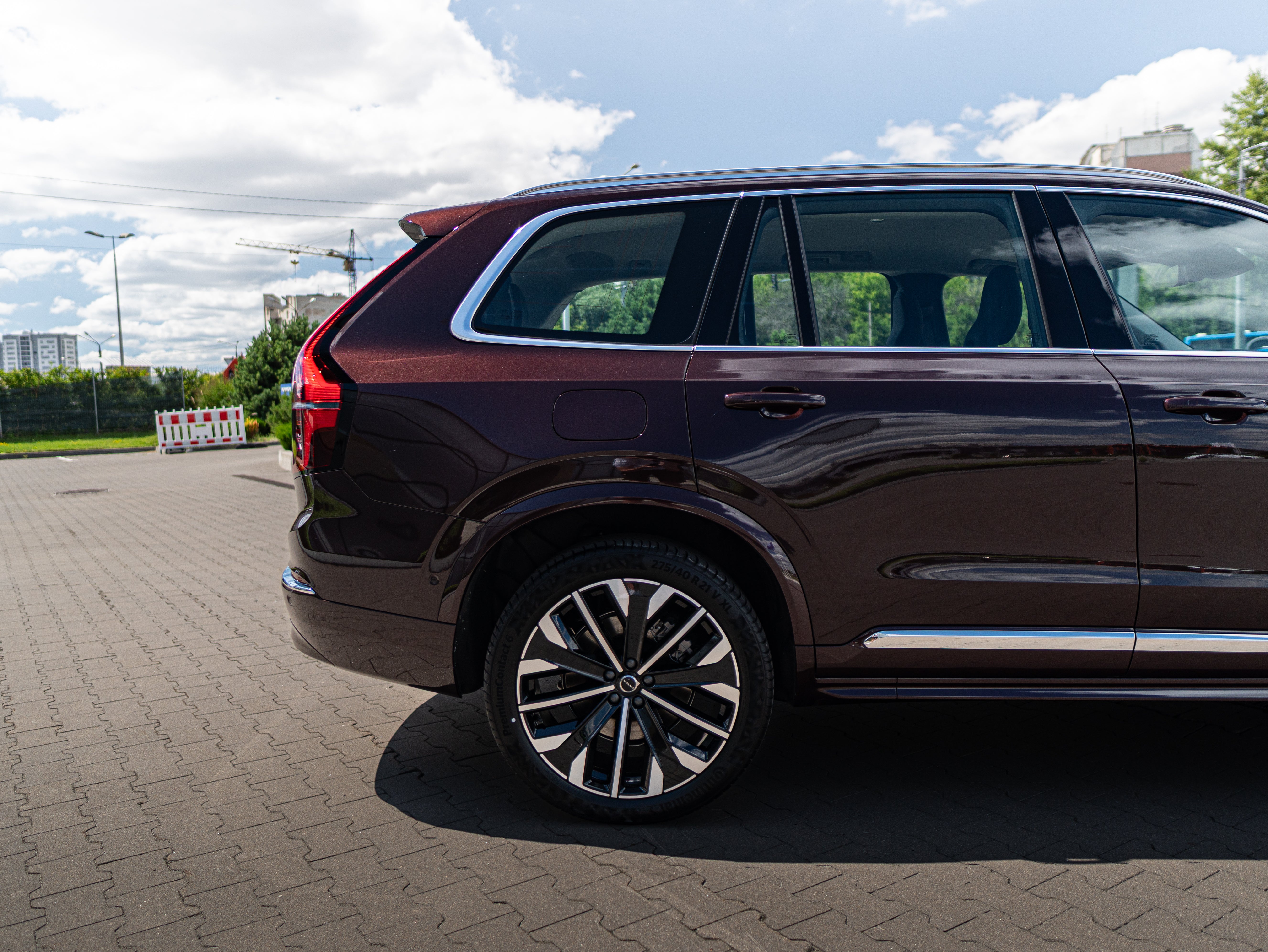 Volvo XC90 B5 Plus Bright Mulberry - Charcoal/Leac/Cardamom 2026
