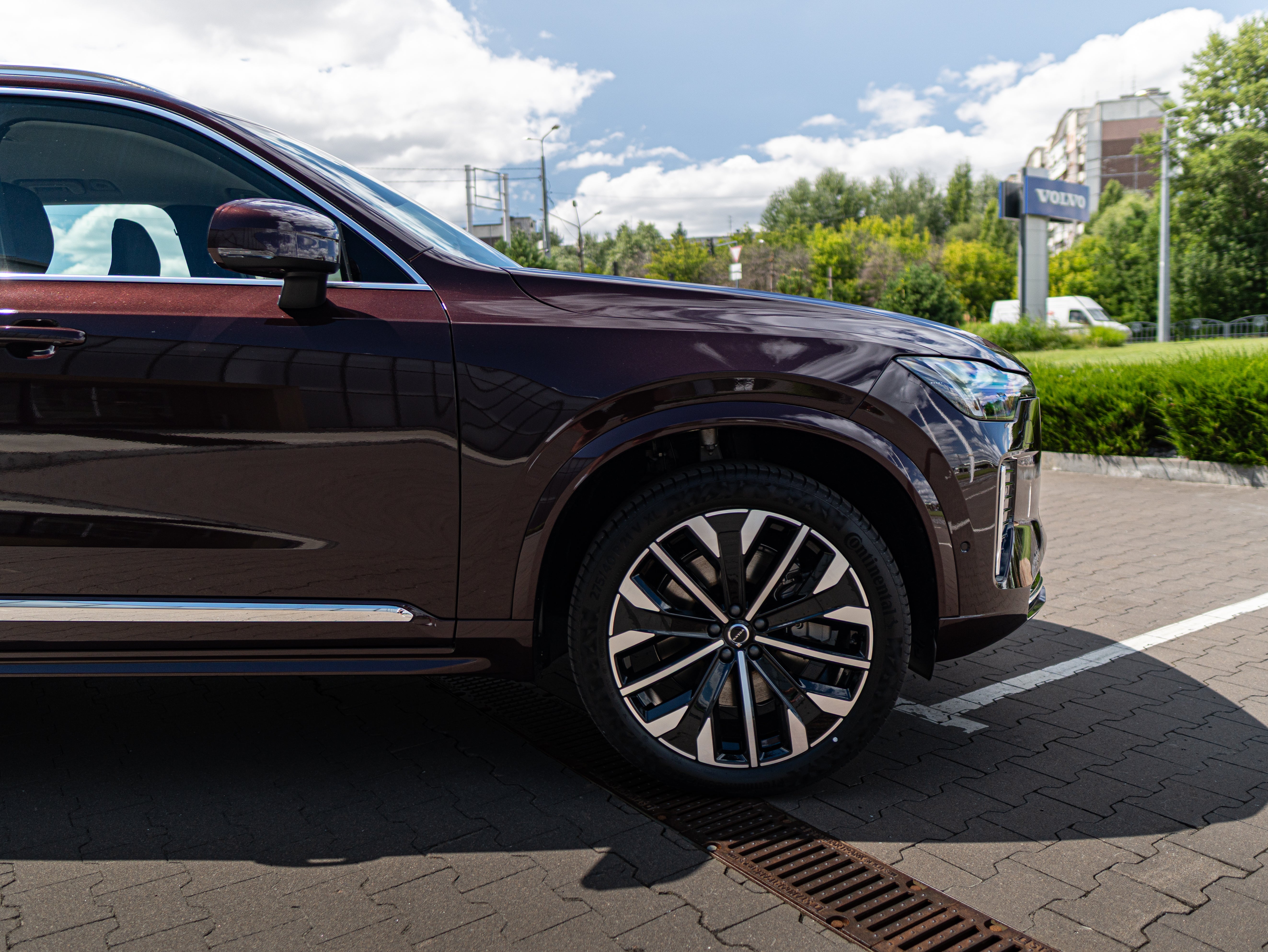 Volvo XC90 B5 Plus Bright Mulberry - Charcoal/Leac/Cardamom 2026