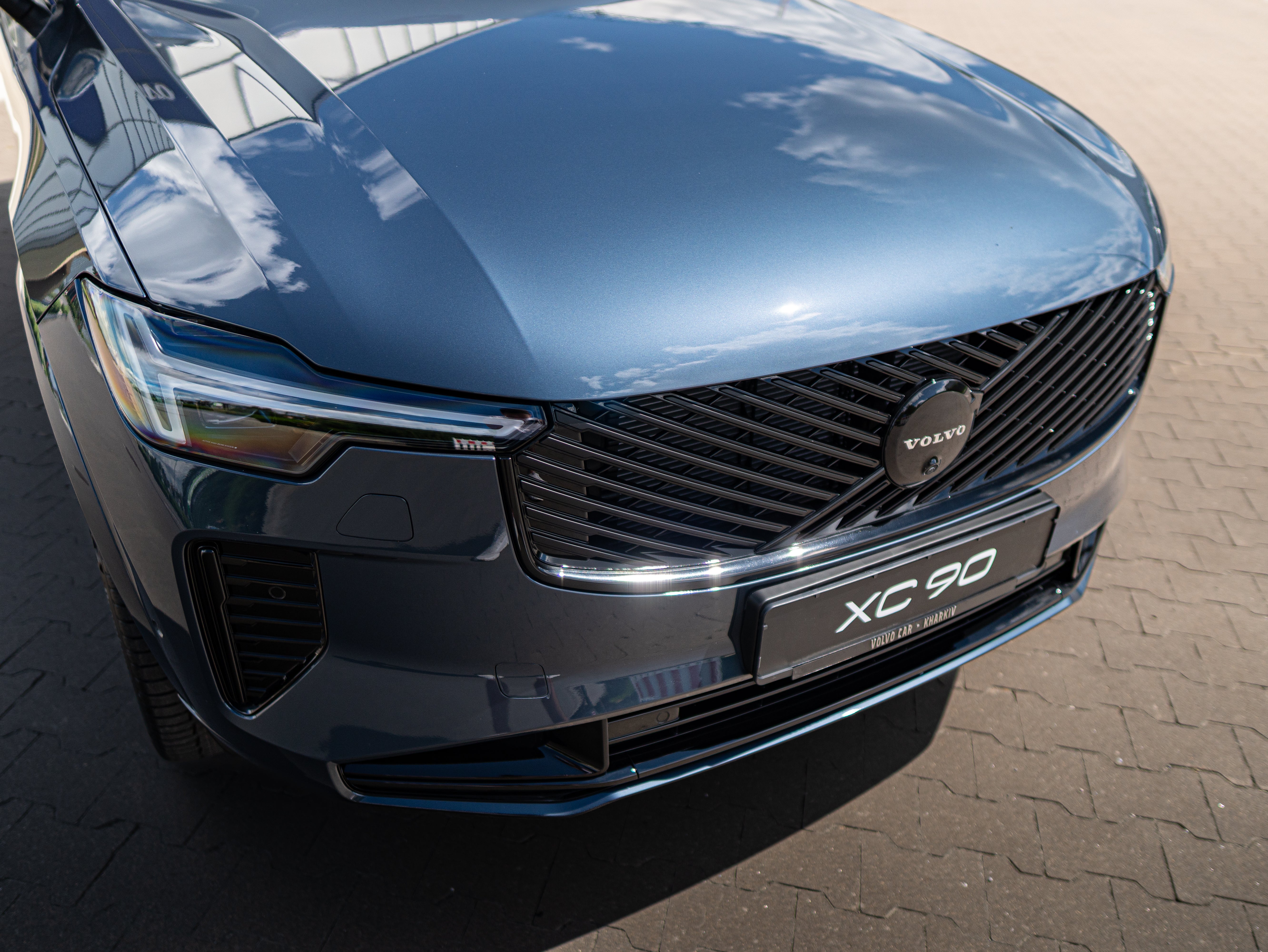 Volvo XC90 T8 Plus Black Edition Denim Blue - Charcoal/Leac/Cardamom 2026