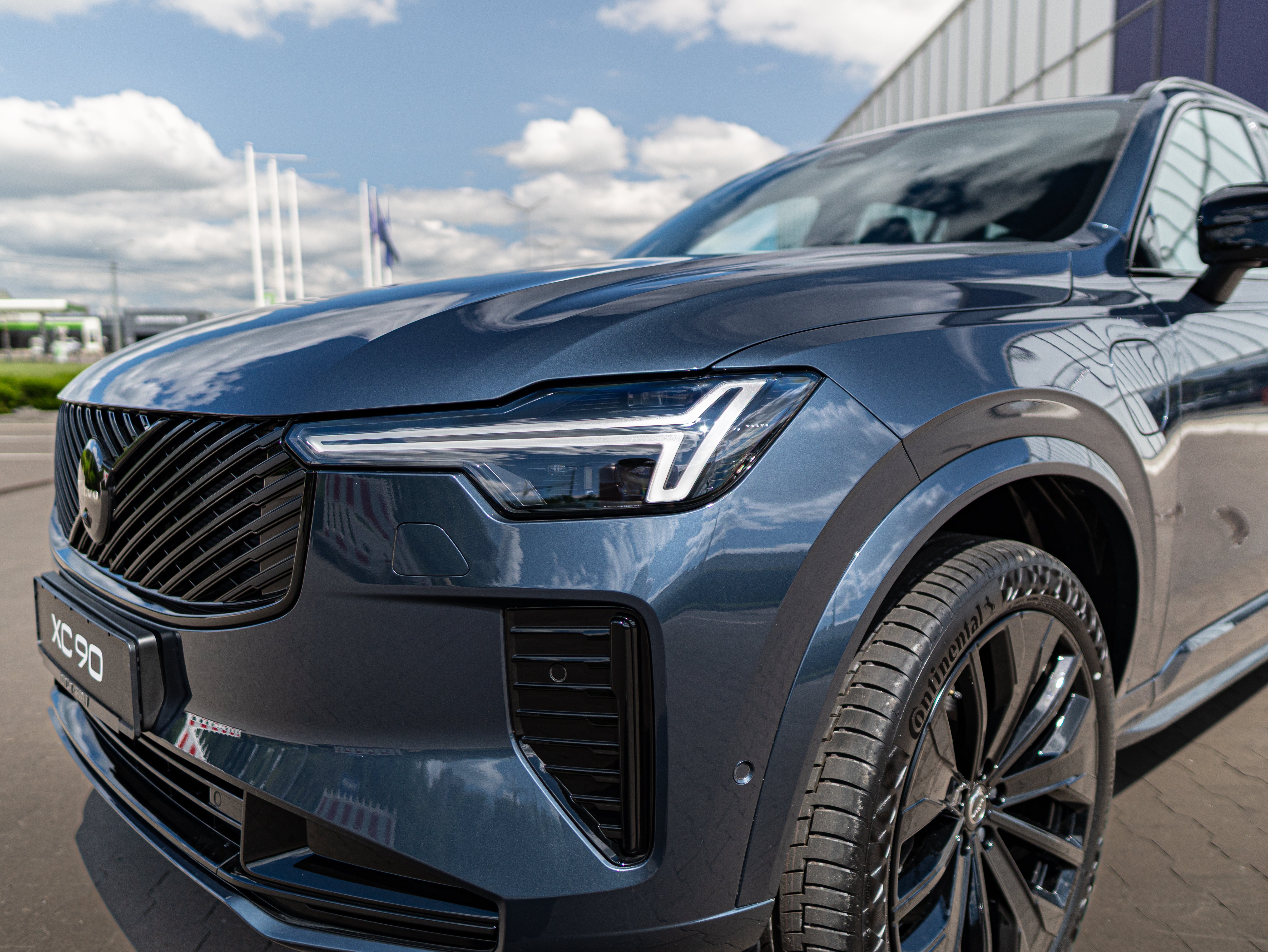 Volvo XC90 T8 Plus Black Edition Denim Blue - Charcoal/Leac/Cardamom 2026