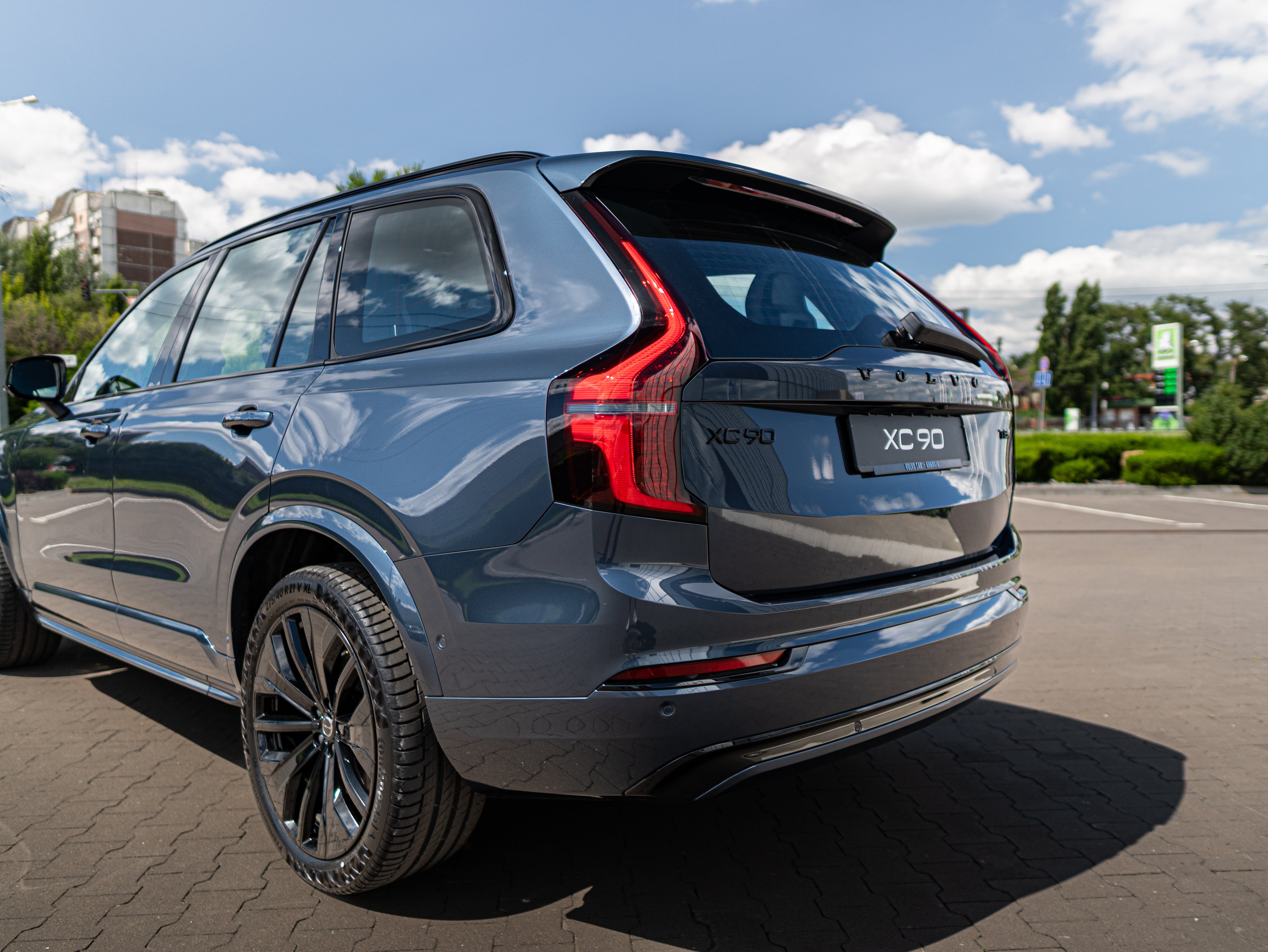 Volvo XC90 T8 Plus Black Edition Denim Blue - Charcoal/Leac/Cardamom 2026