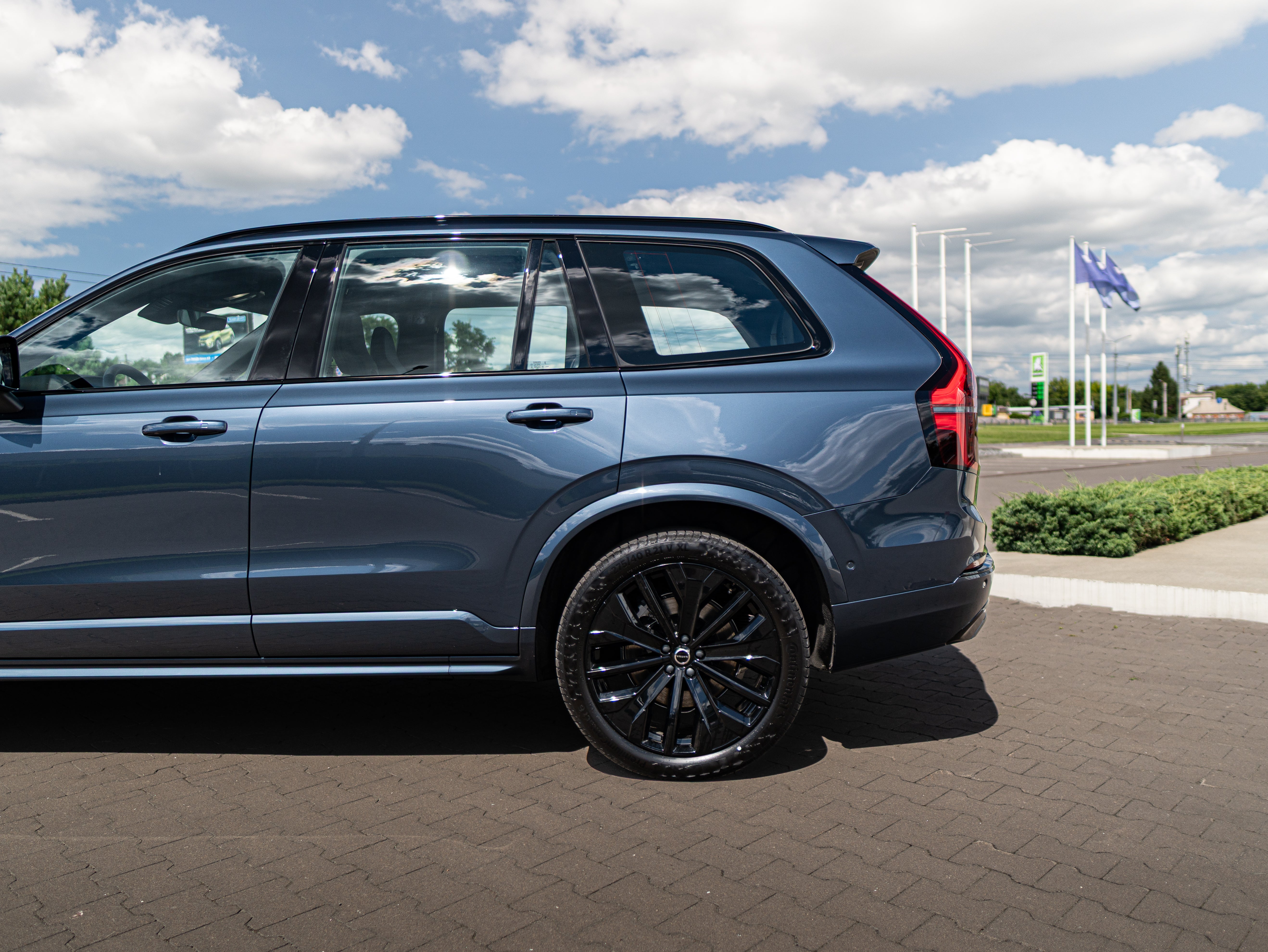 Volvo XC90 T8 Plus Black Edition Denim Blue - Charcoal/Leac/Cardamom 2026