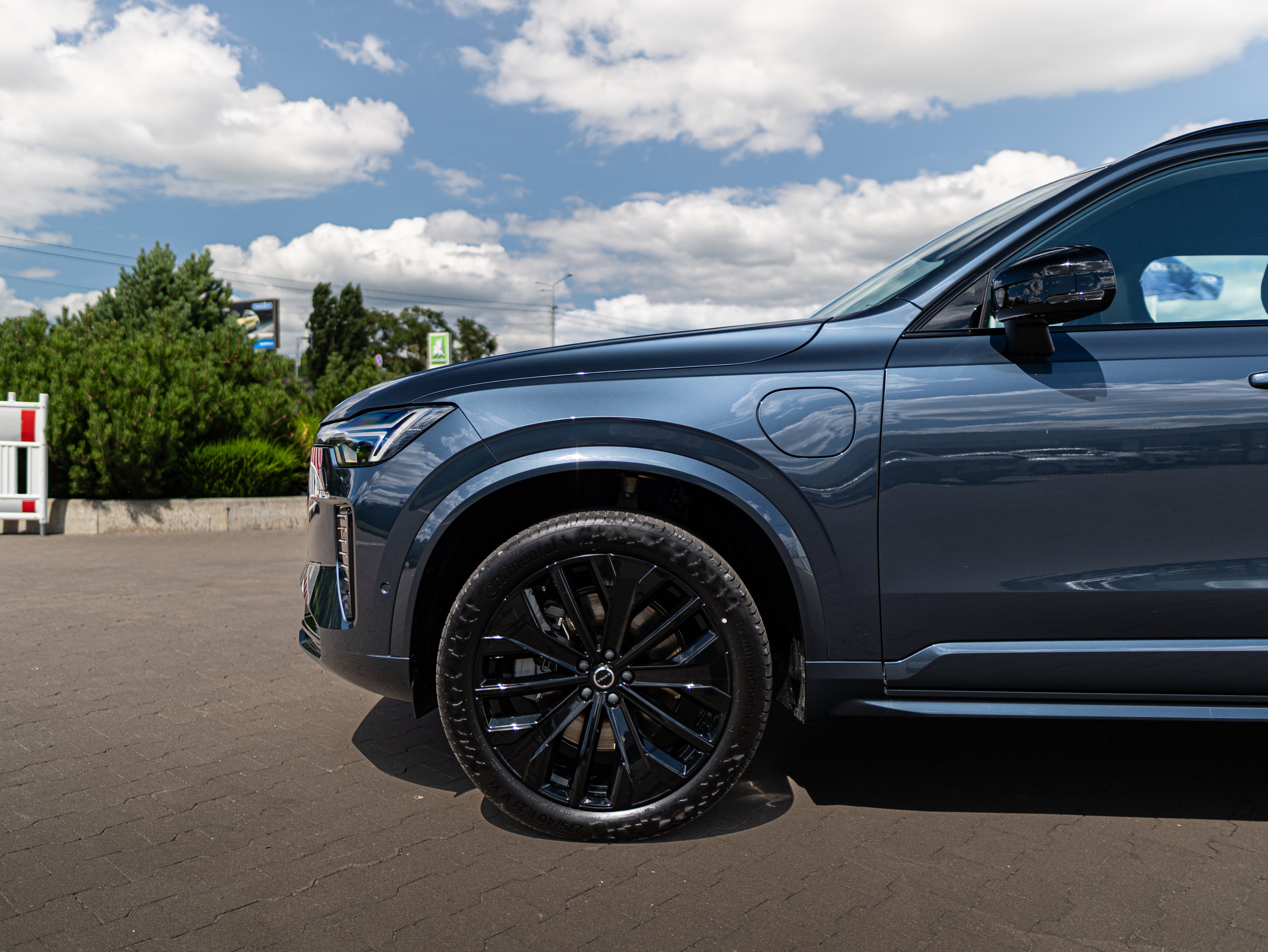 Volvo XC90 T8 Plus Black Edition Denim Blue - Charcoal/Leac/Cardamom 2026