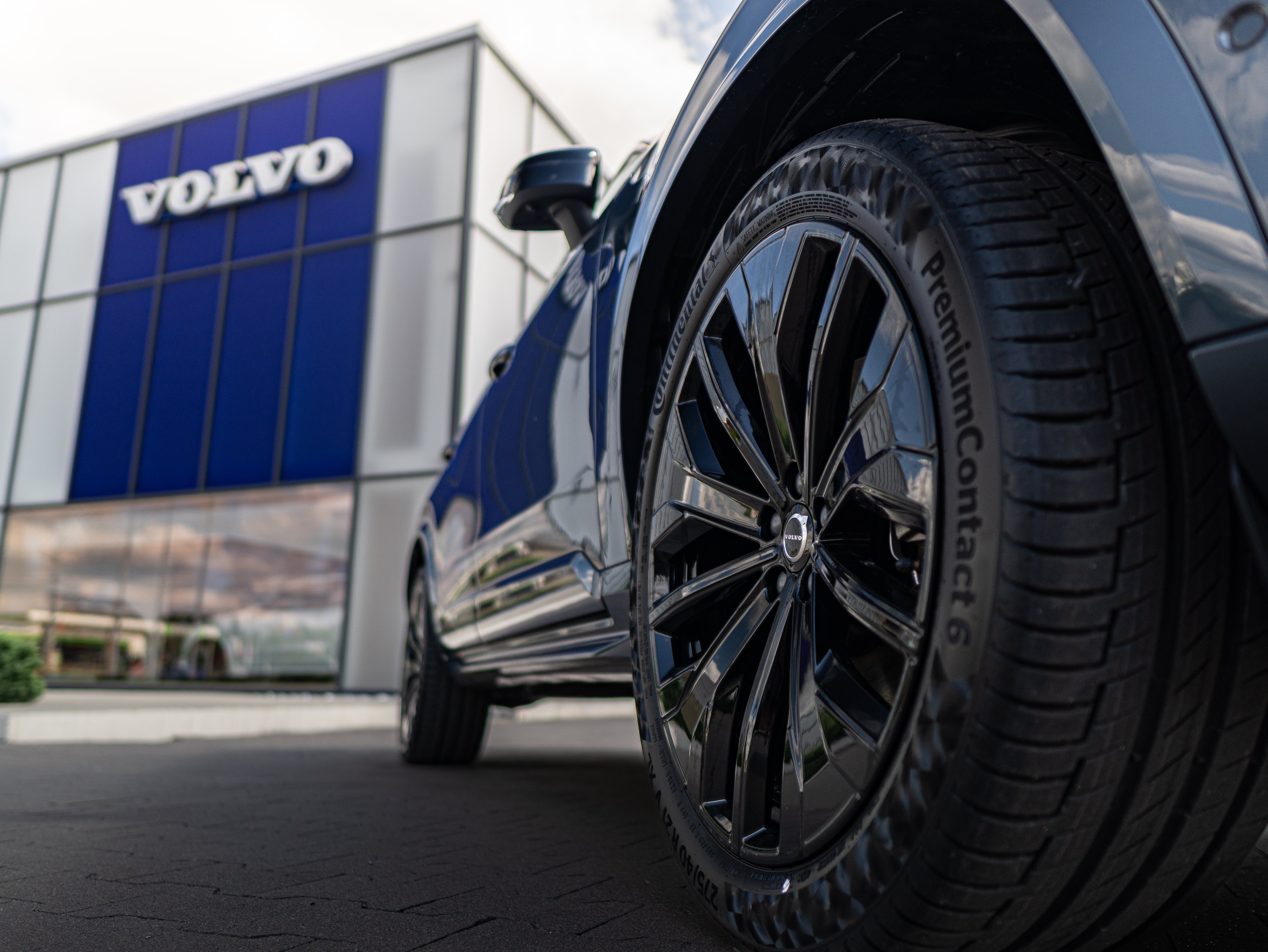 Volvo XC90 T8 Plus Black Edition Denim Blue - Charcoal/Leac/Cardamom 2026