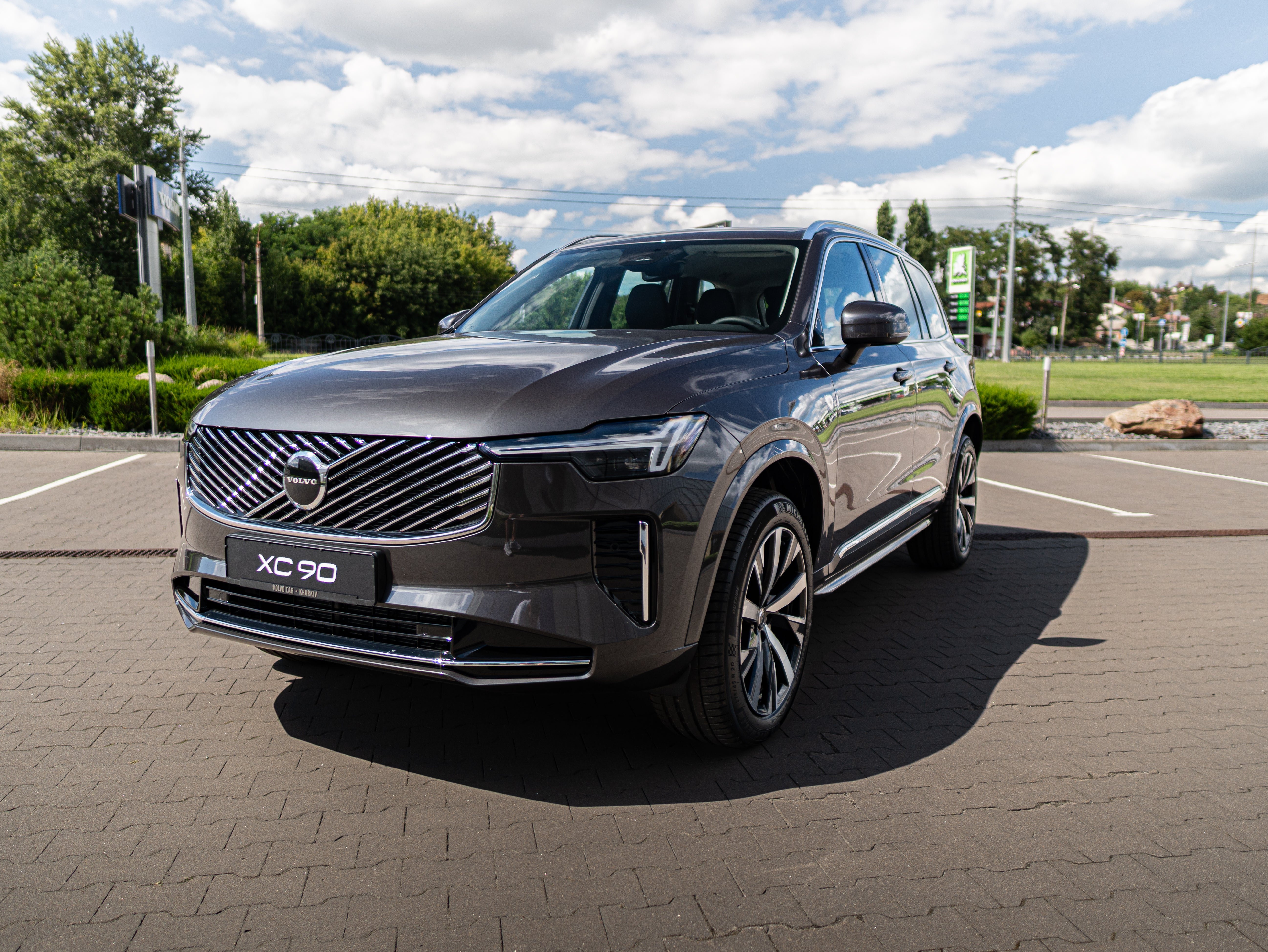 Volvo XC90 B5 Core Platinum Grey - Charcoal/Vinyl5/Charcoal 2026