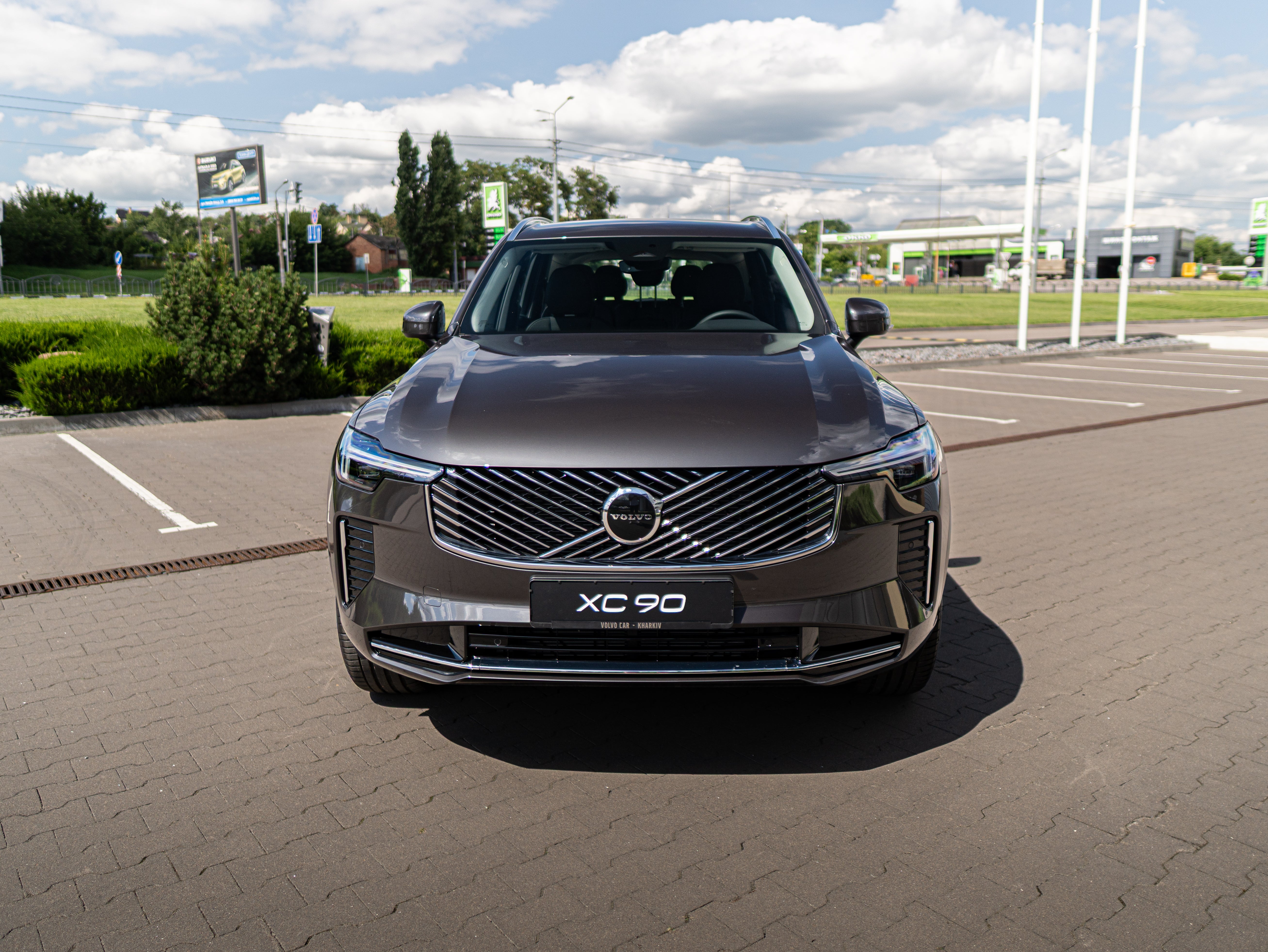 Volvo XC90 B5 Core Platinum Grey - Charcoal/Vinyl5/Charcoal 2026