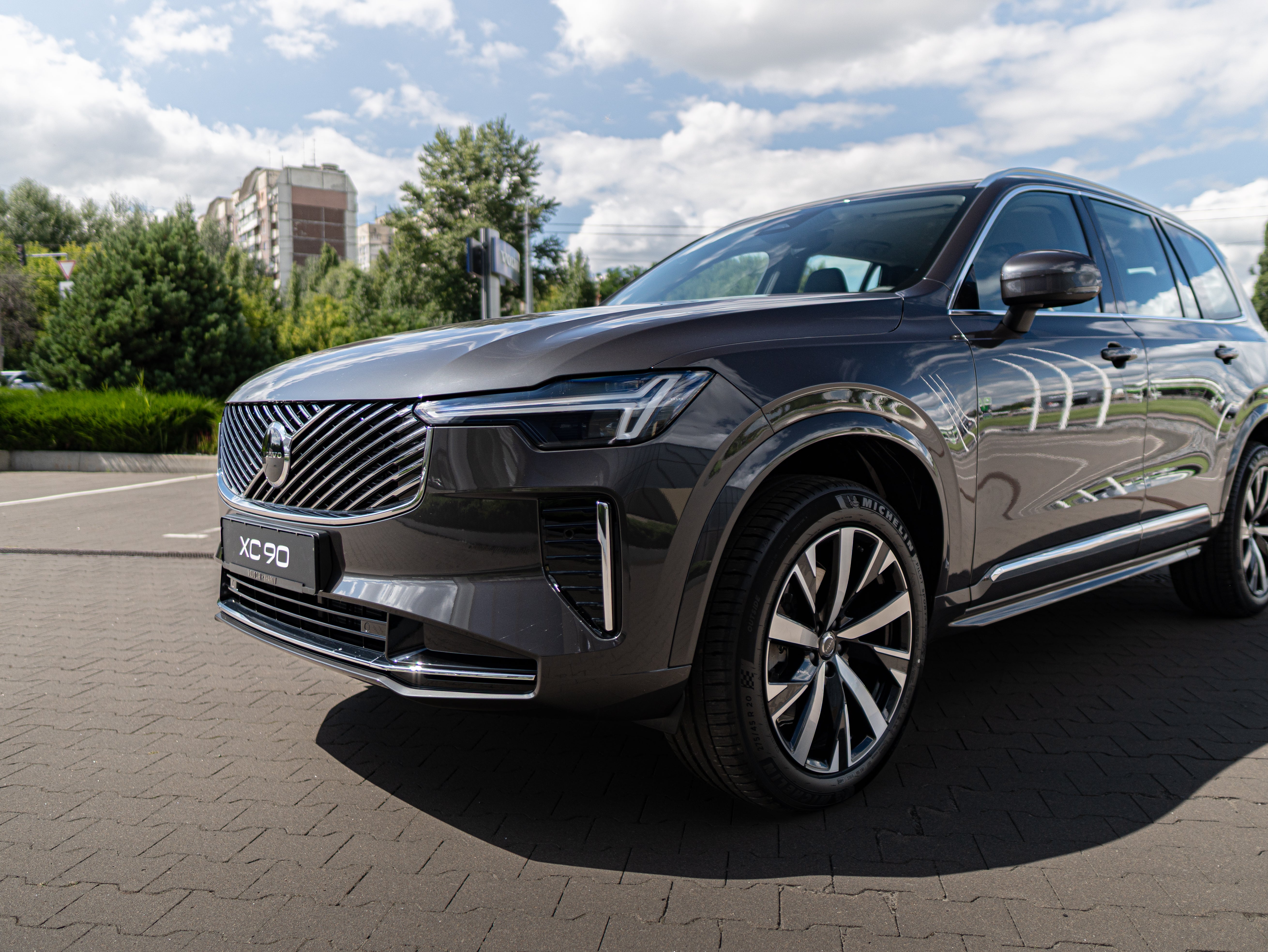 Volvo XC90 B5 Core Platinum Grey - Charcoal/Vinyl5/Charcoal 2026