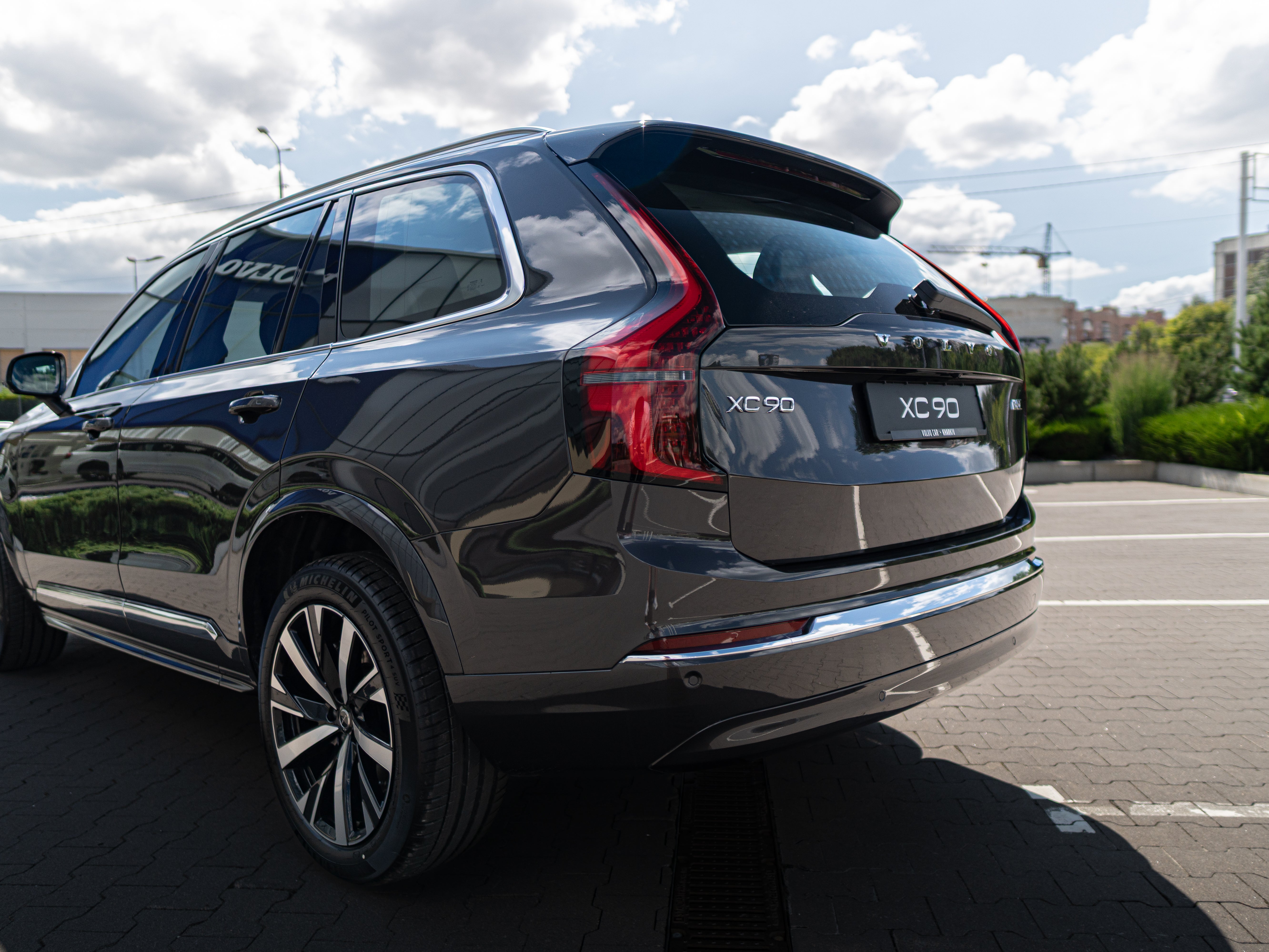 Volvo XC90 B5 Core Platinum Grey - Charcoal/Vinyl5/Charcoal 2026