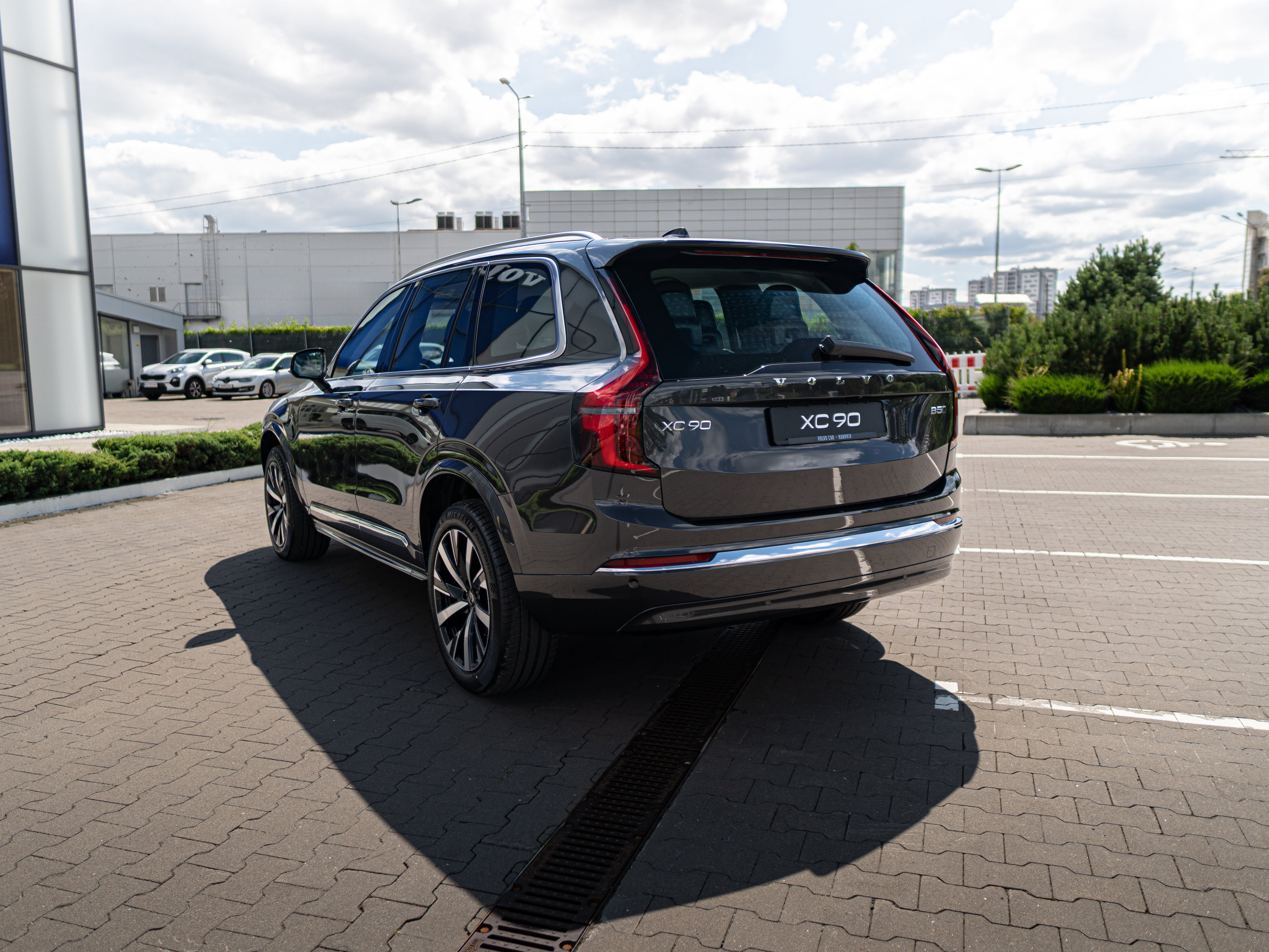Volvo XC90 B5 Core Platinum Grey - Charcoal/Vinyl5/Charcoal 2026
