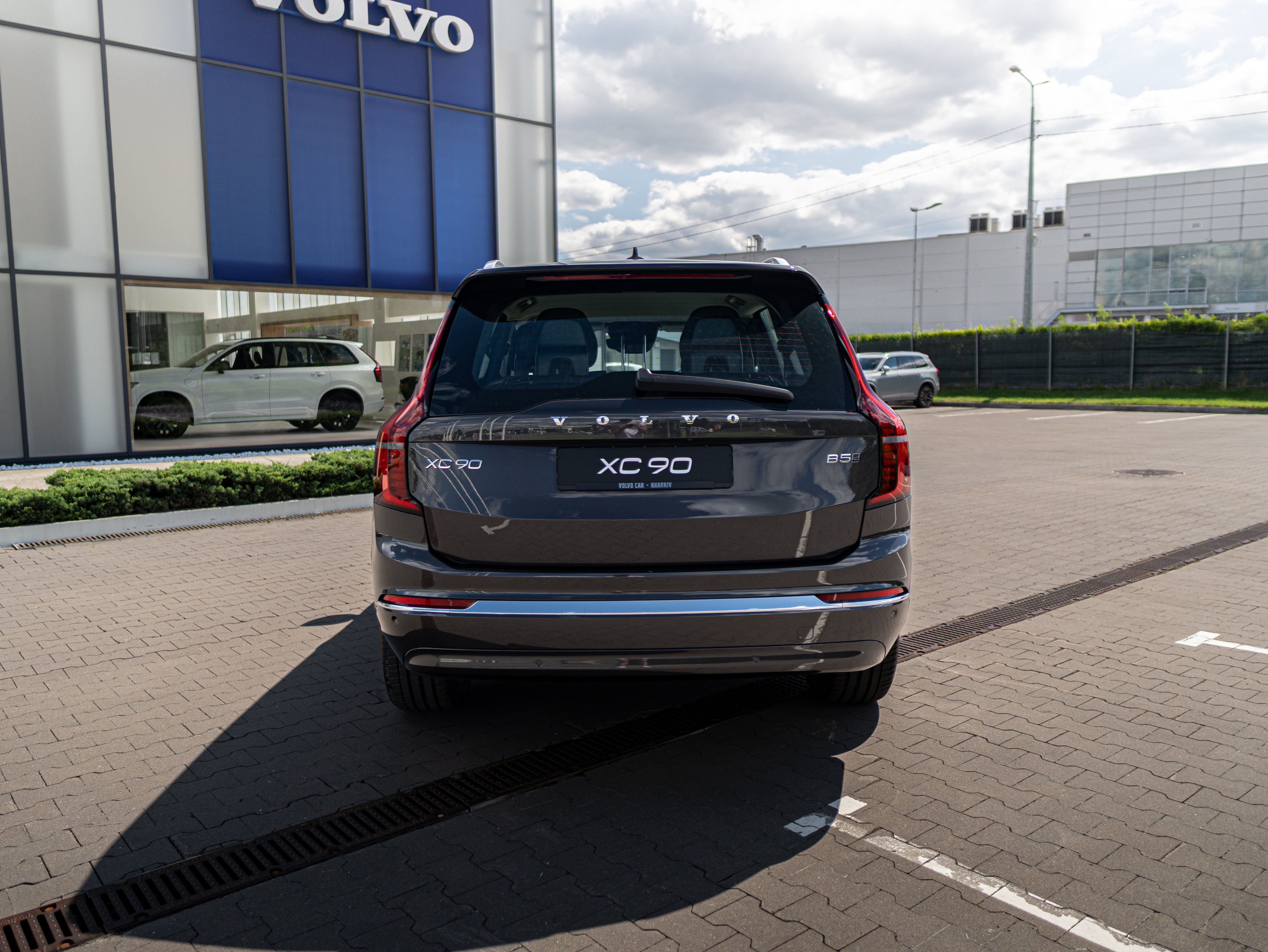 Volvo XC90 B5 Core Platinum Grey - Charcoal/Vinyl5/Charcoal 2026