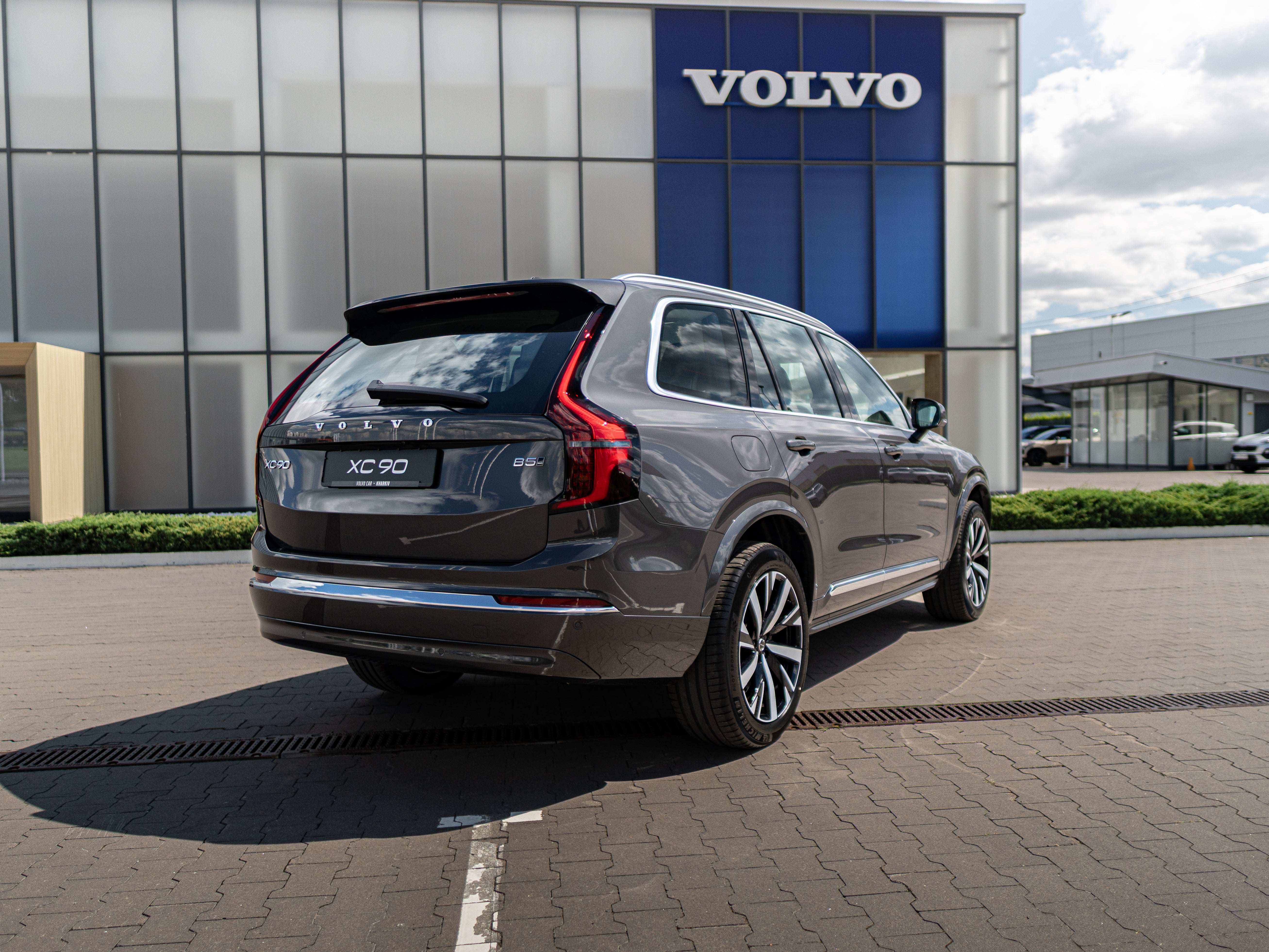 Volvo XC90 B5 Core Platinum Grey - Charcoal/Vinyl5/Charcoal 2026