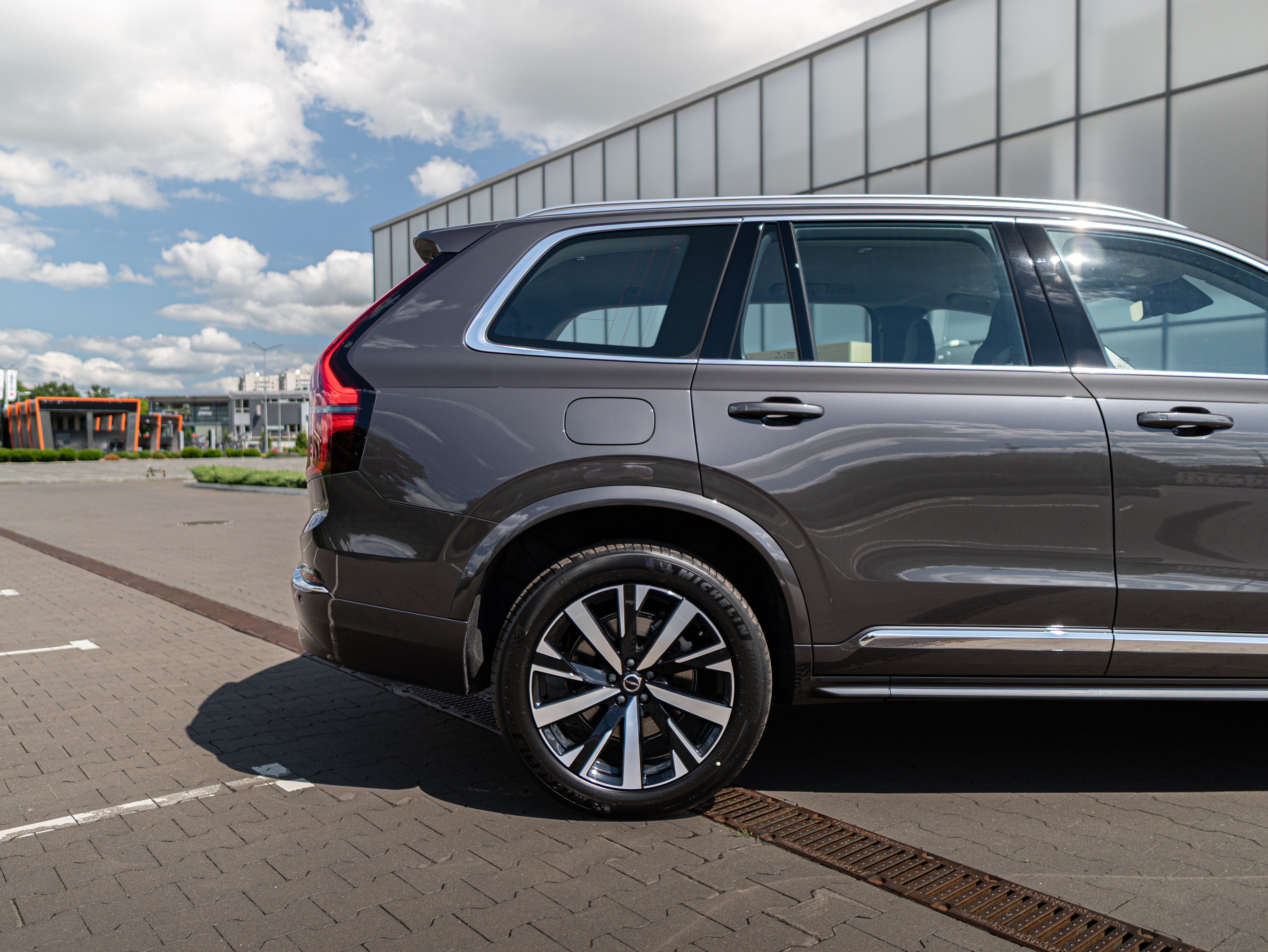 Volvo XC90 B5 Core Platinum Grey - Charcoal/Vinyl5/Charcoal 2026