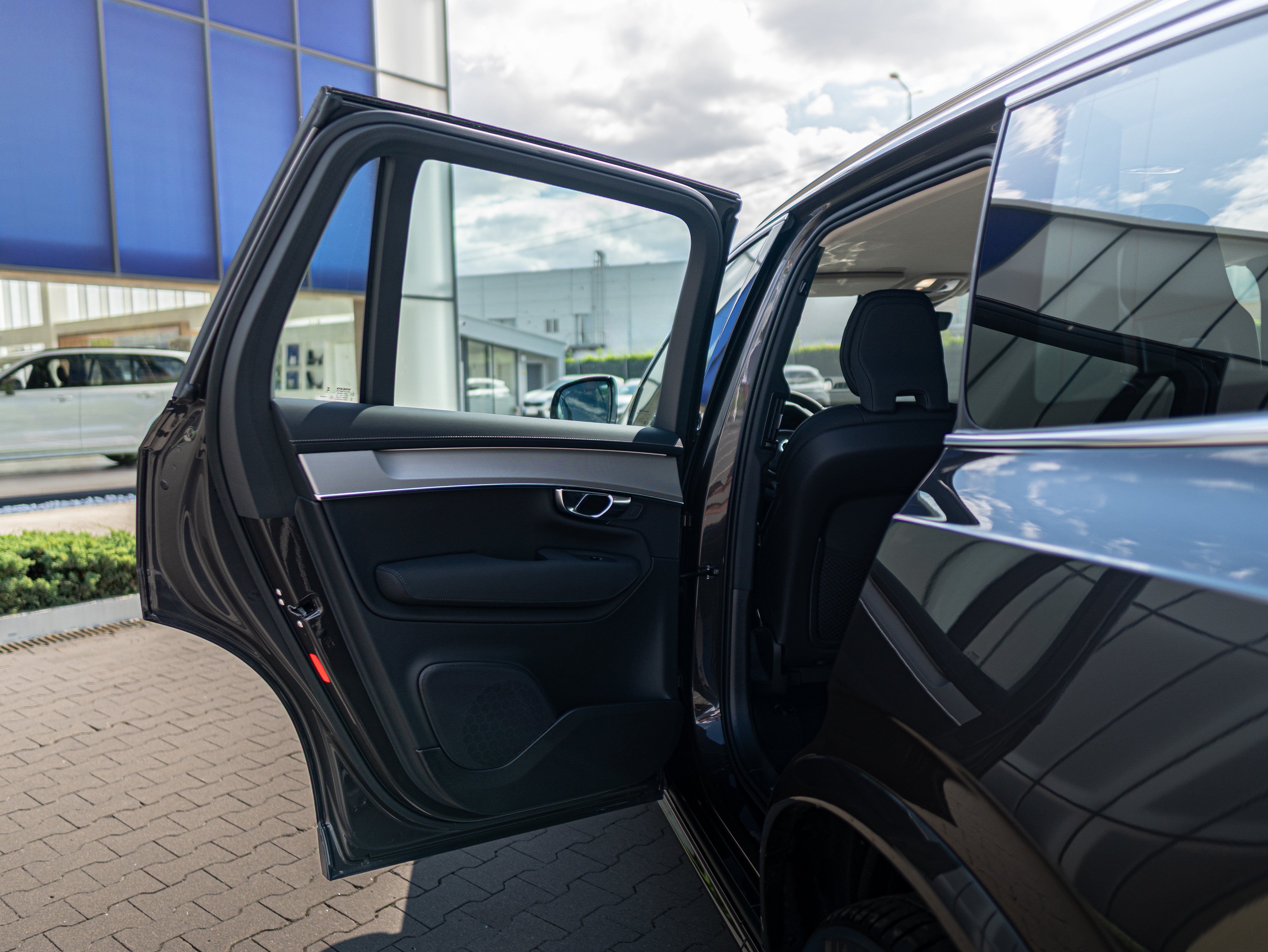 Volvo XC90 B5 Core Platinum Grey - Charcoal/Vinyl5/Charcoal 2026