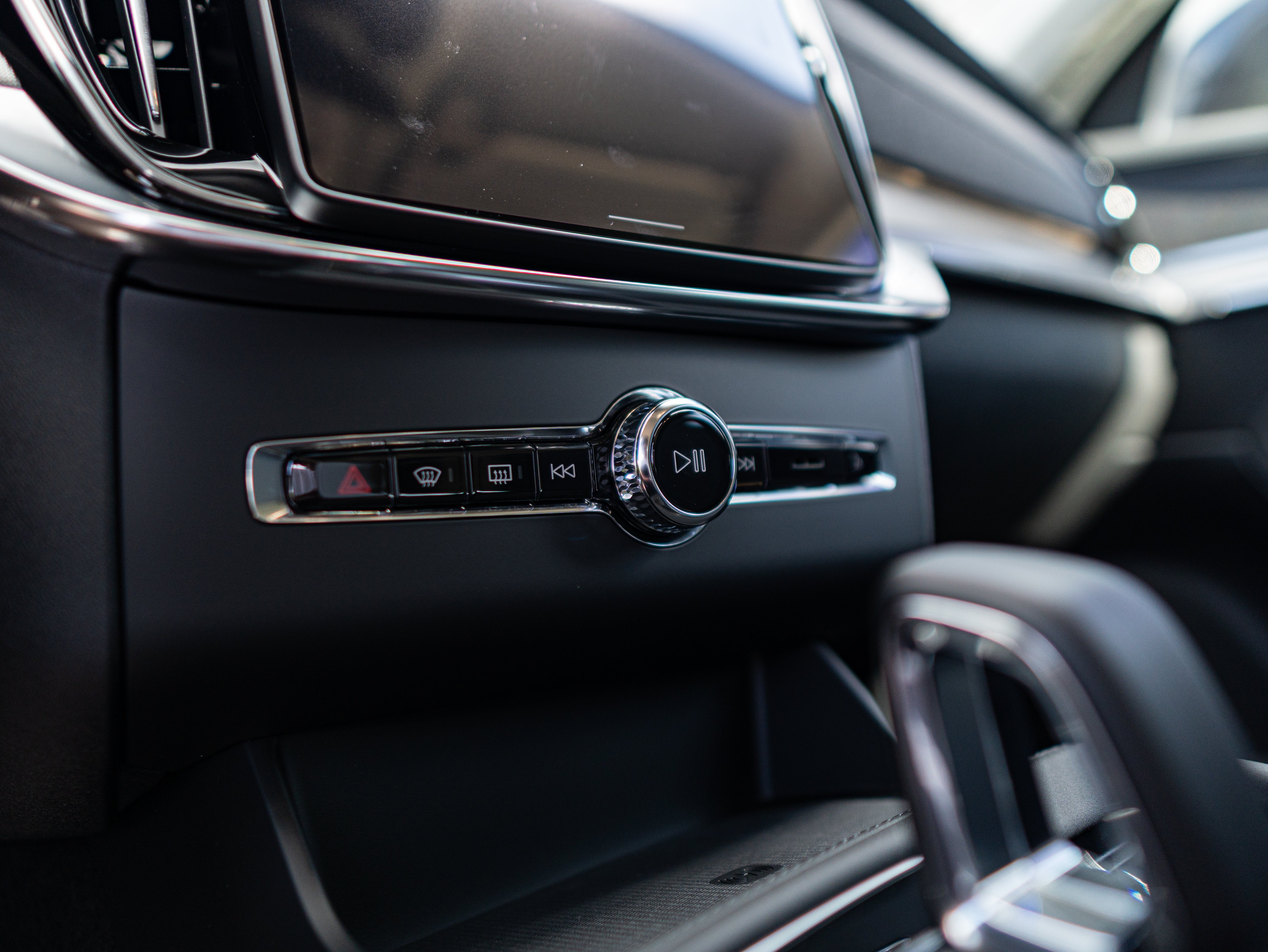 Volvo XC90 B5 Core Platinum Grey - Charcoal/Vinyl5/Charcoal 2026