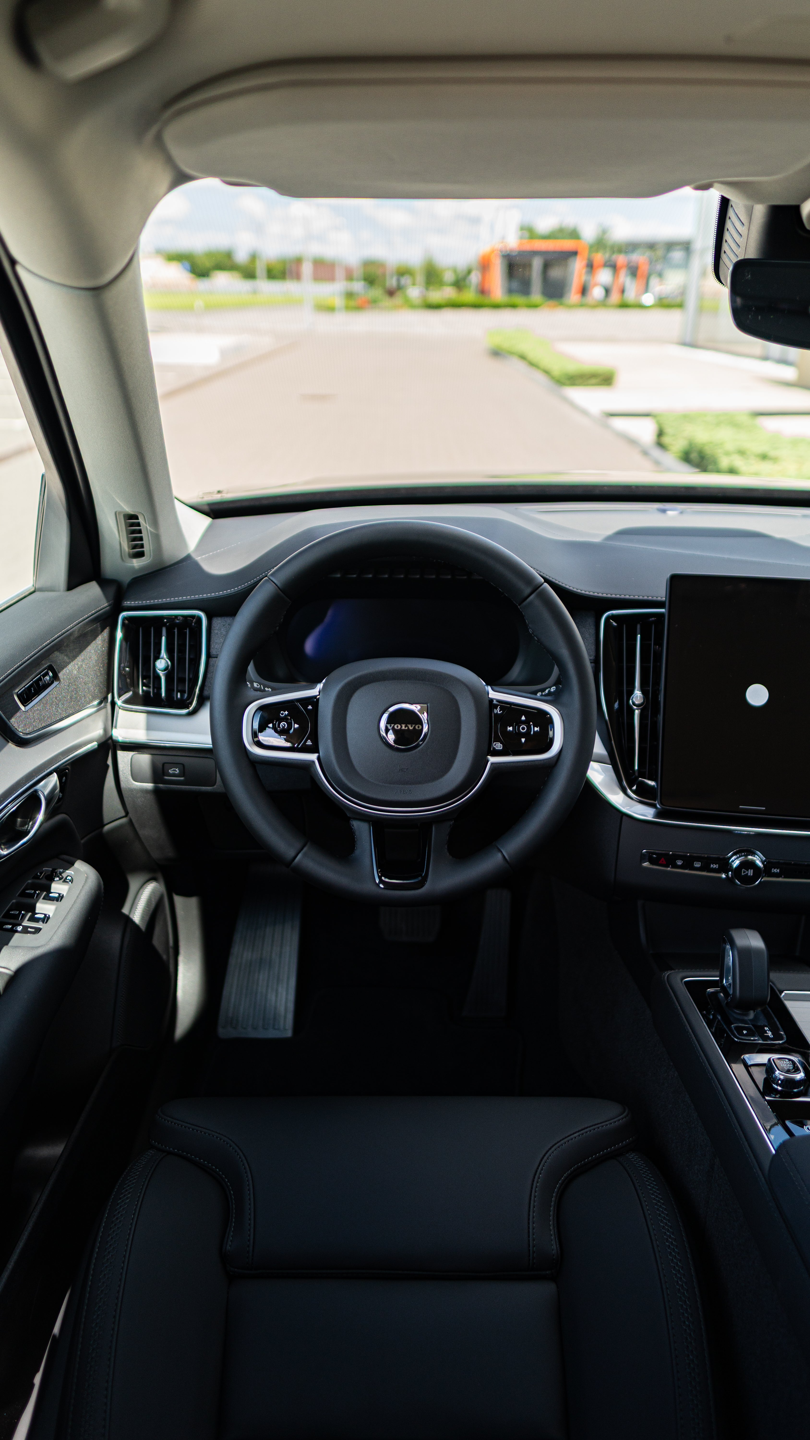 Volvo XC90 B5 Core Platinum Grey - Charcoal/Vinyl5/Charcoal 2026