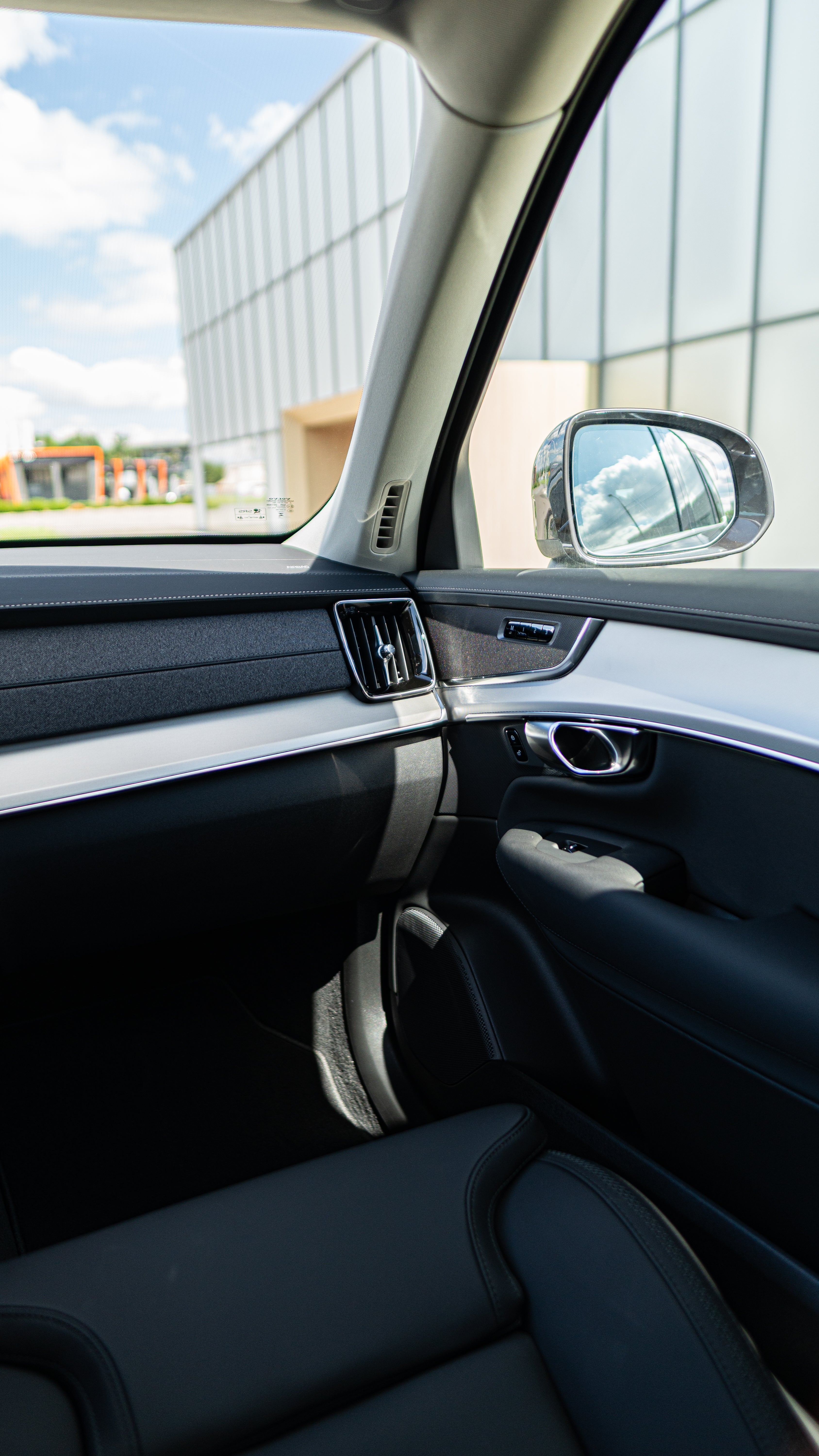 Volvo XC90 B5 Core Platinum Grey - Charcoal/Vinyl5/Charcoal 2026