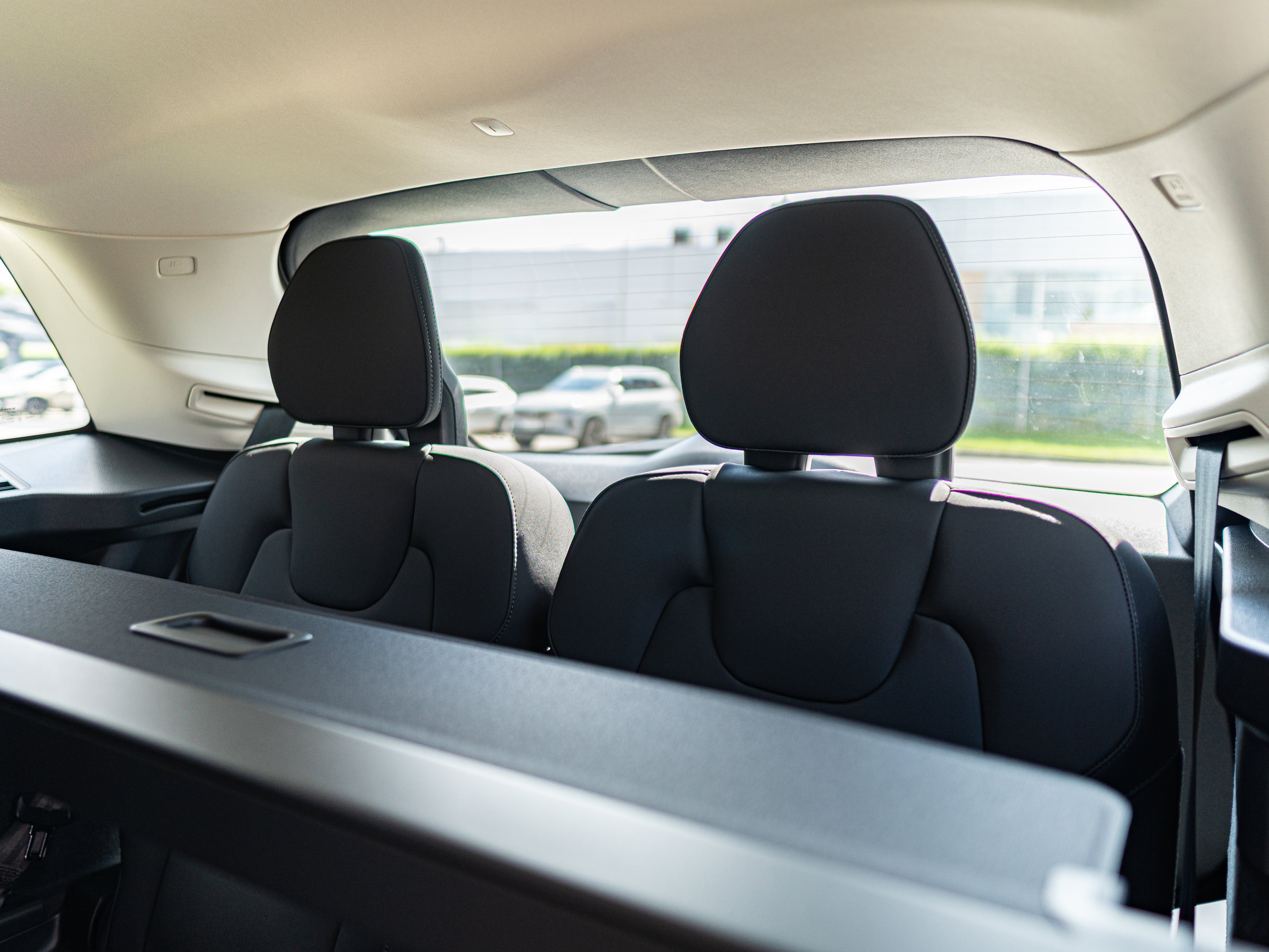 Volvo XC90 B5 Core Platinum Grey - Charcoal/Vinyl5/Charcoal 2026