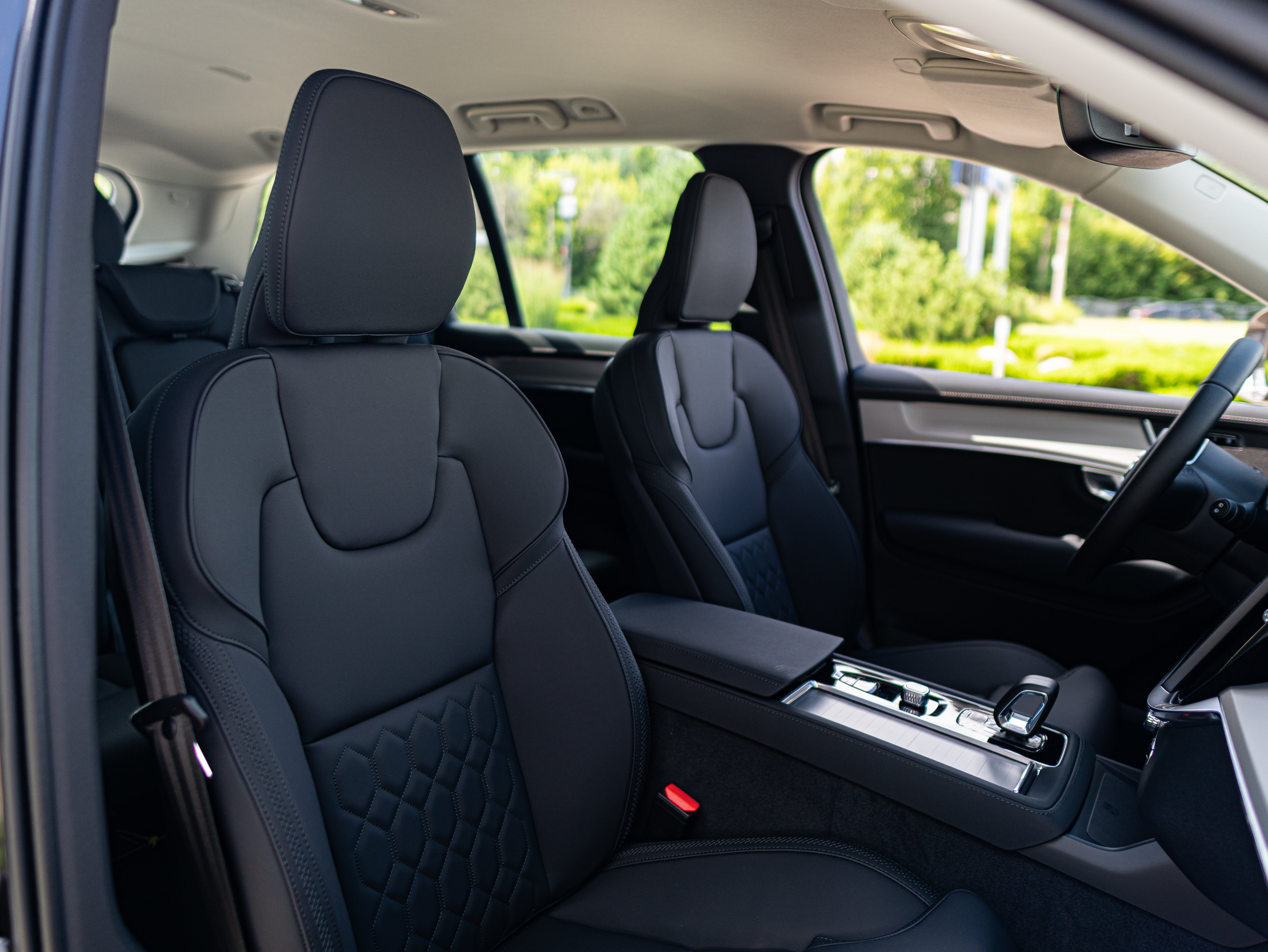 Volvo XC90 B5 Core Platinum Grey - Charcoal/Vinyl5/Charcoal 2026