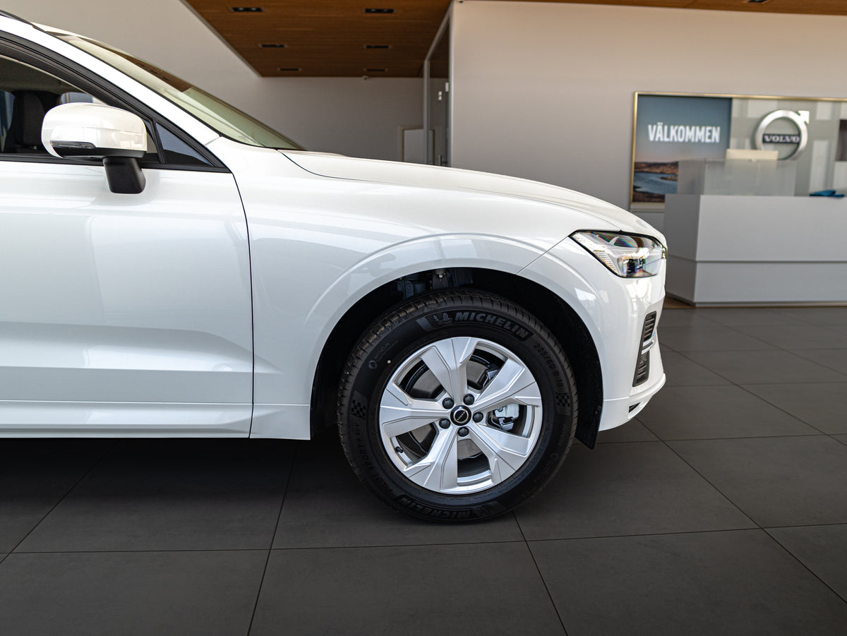 Volvo XC60 B5 Core Crystal White - Charcoal/Vinyl5/Charcoal 2026
