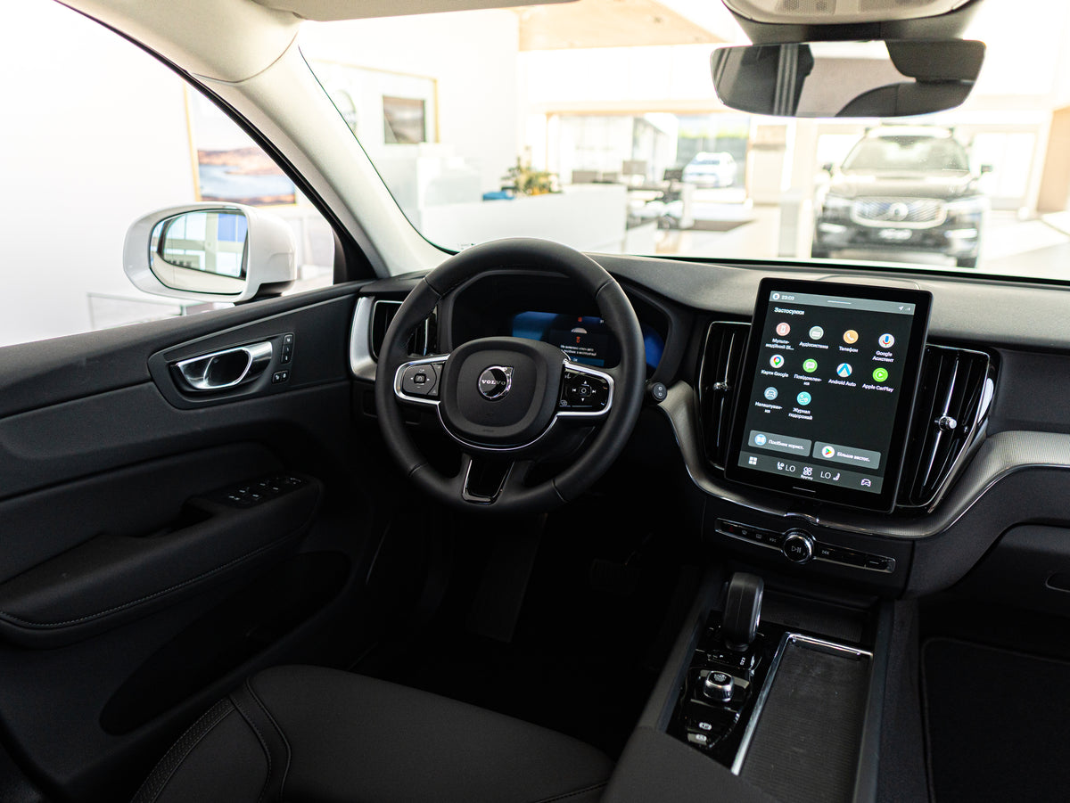 Volvo XC60 B5 Core Crystal White - Charcoal/Vinyl5/Charcoal 2026