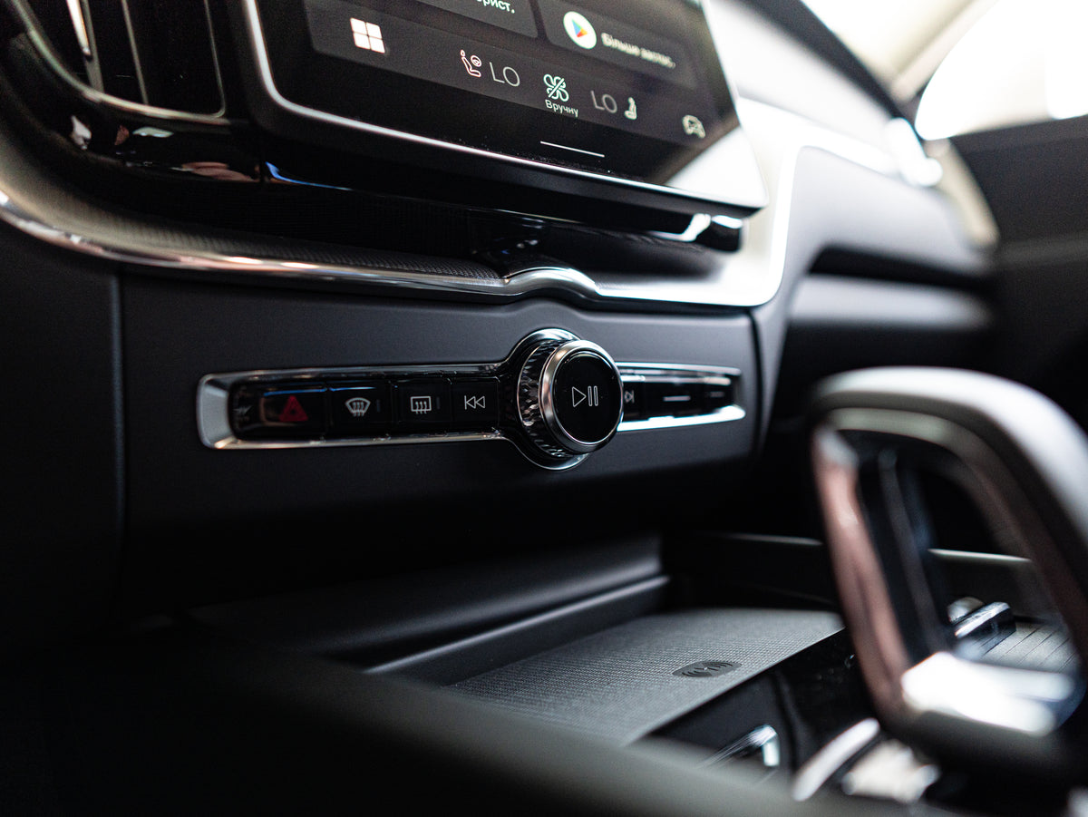 Volvo XC60 B5 Core Crystal White - Charcoal/Vinyl5/Charcoal 2026