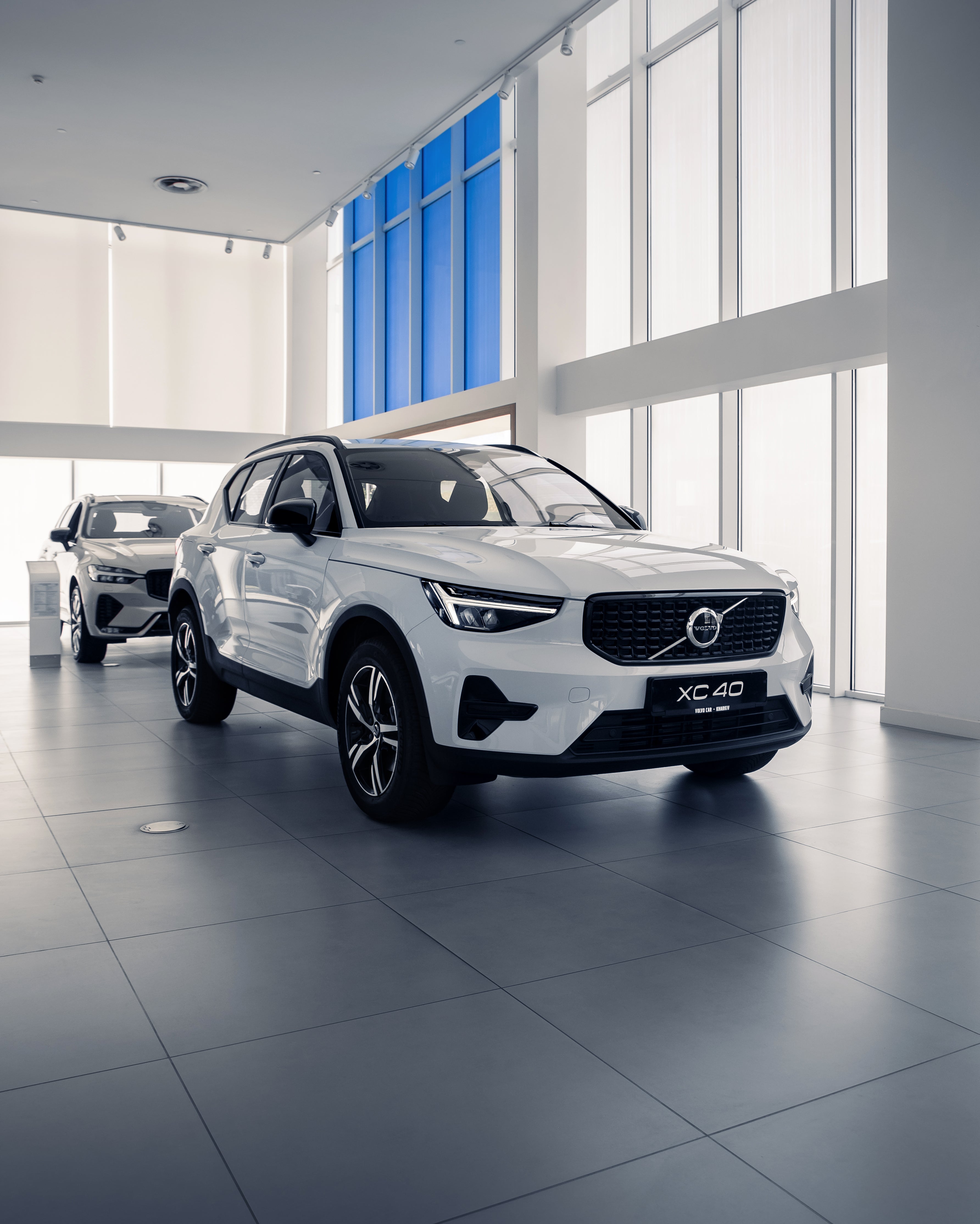 Volvo XC40 B5 Plus Dark Crystal White - Charcoal/Connect/Charcoal 2026