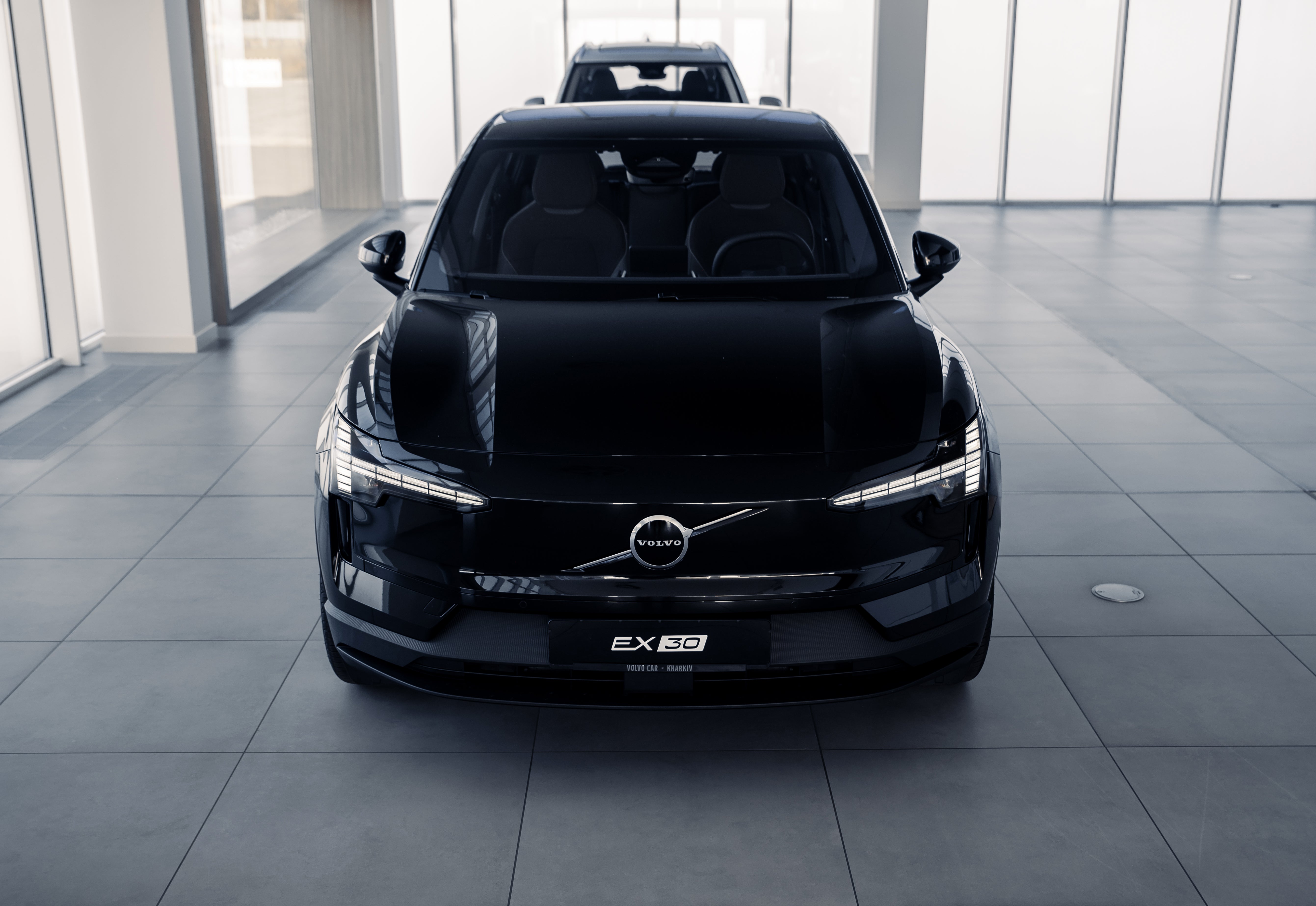 Volvo EX30 Plus Onyx Black