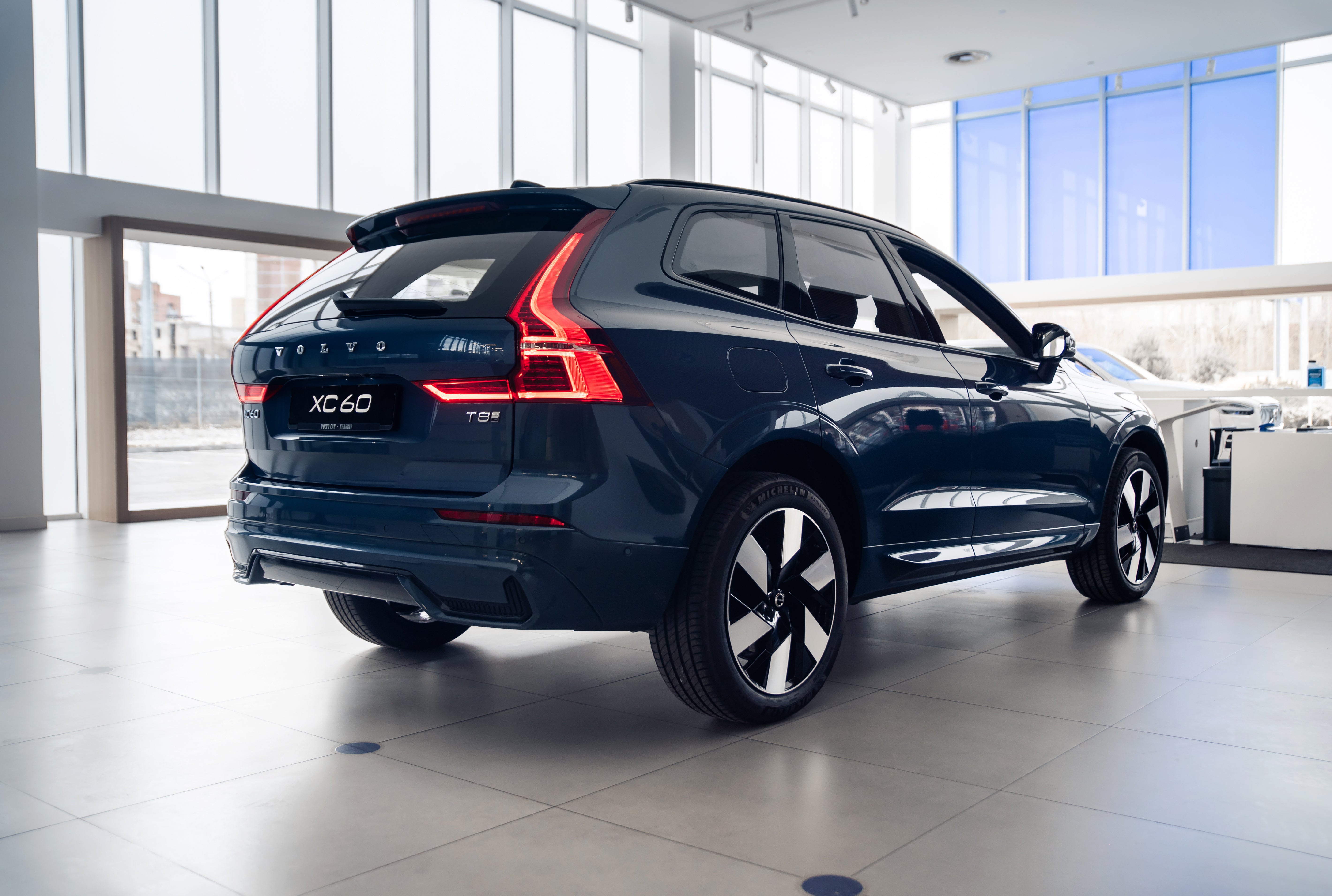 Volvo XC60 T8 ULTRA Denim Blue