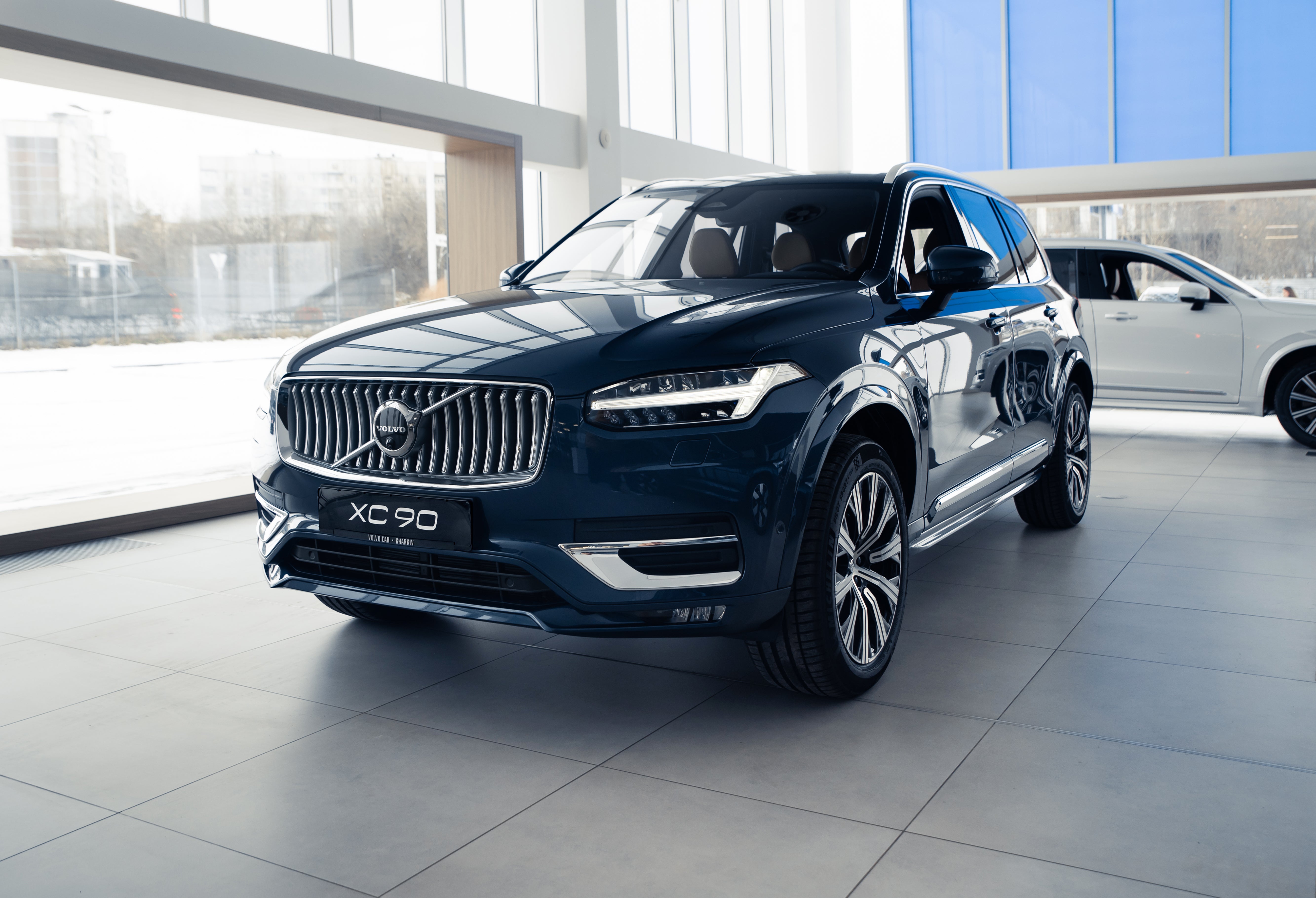 Volvo XC90 B5 Plus Denim Blue