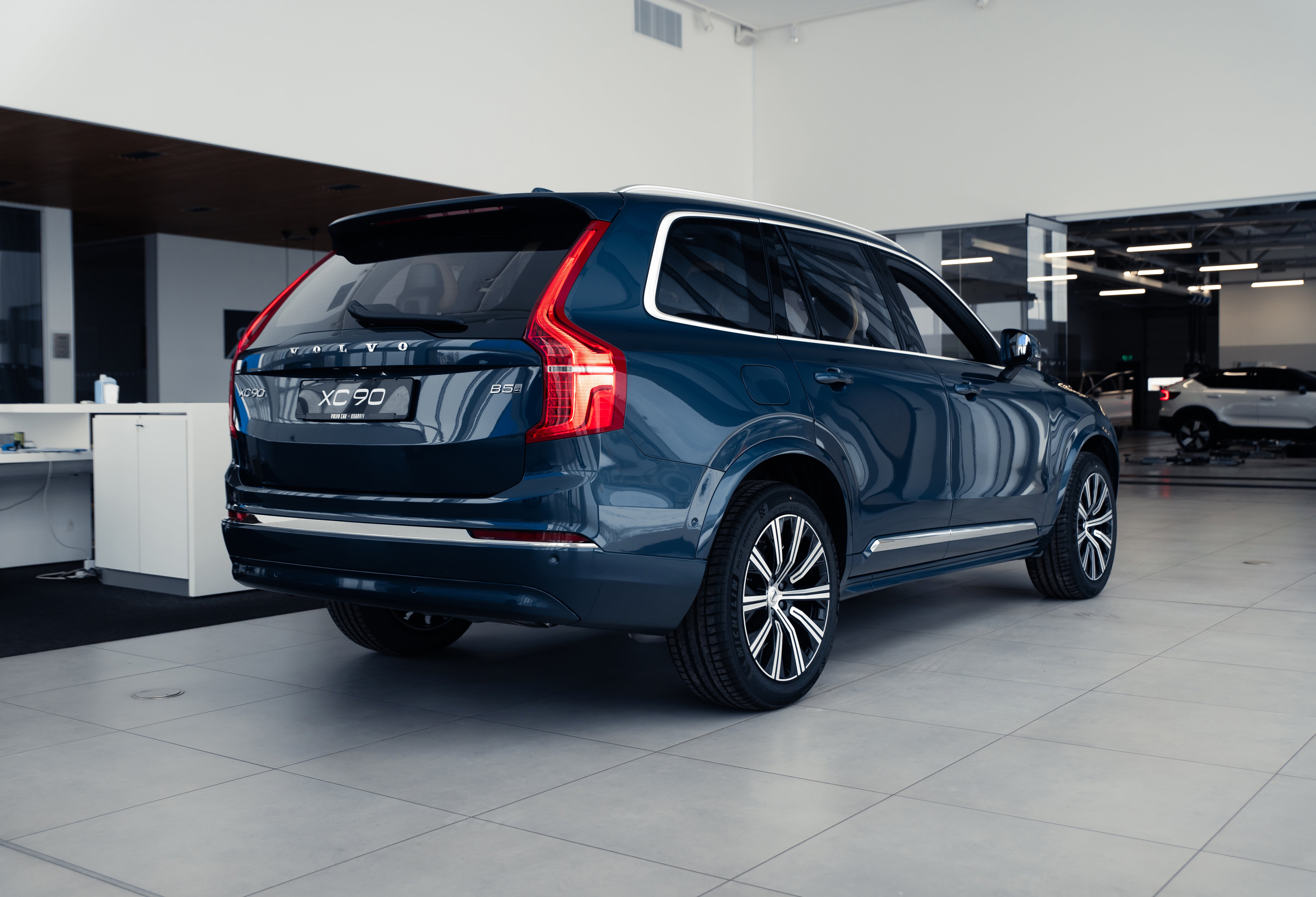 Volvo XC90 B5 Plus Denim Blue